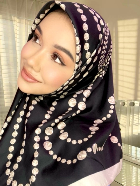 Dior шелковые платки, хиджабы