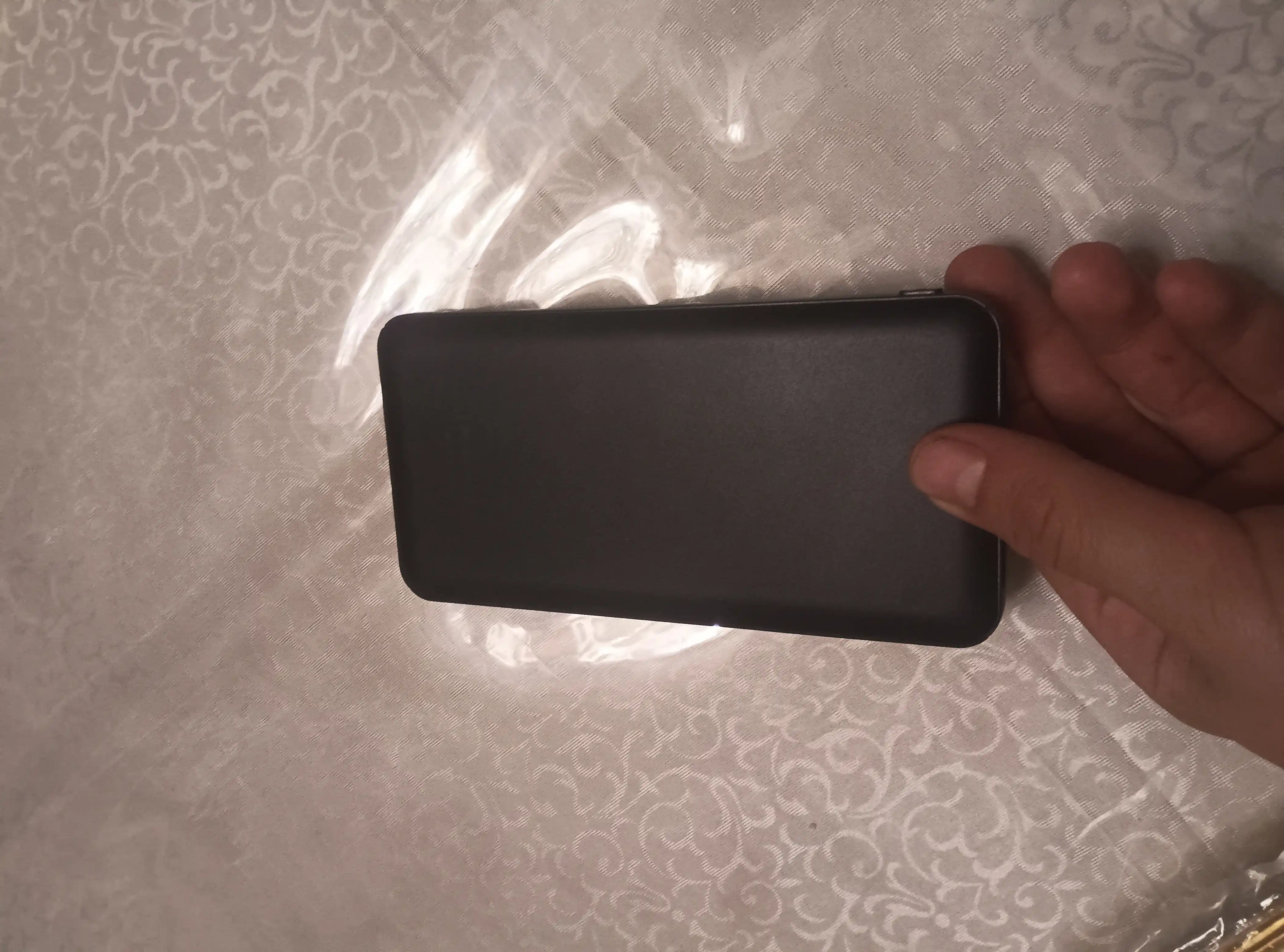 Power bank 10000/20000 mAh, tashqi akkumulyator