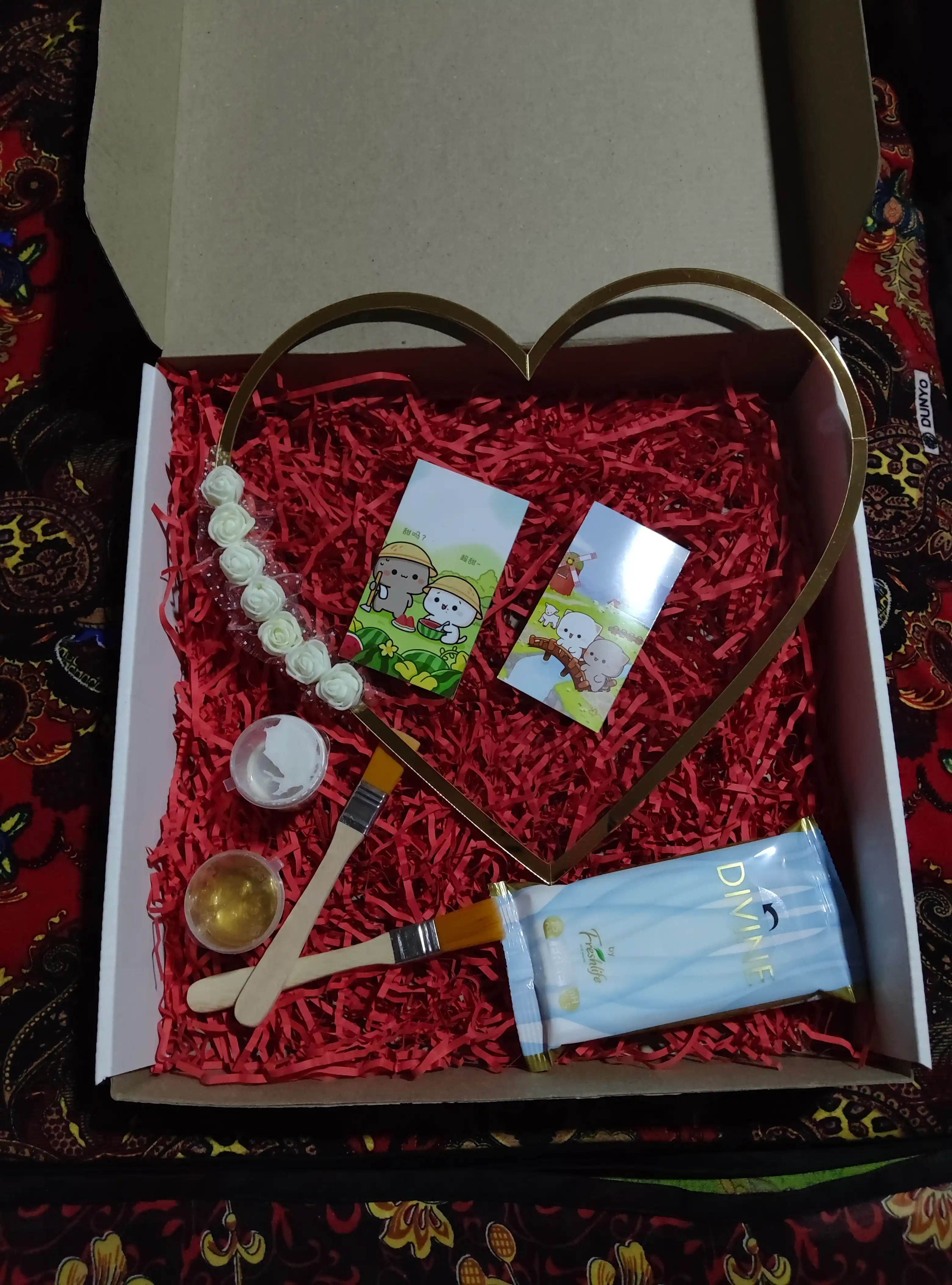 Печать счастья и любви — холст с отпечатками рук для влюблённых