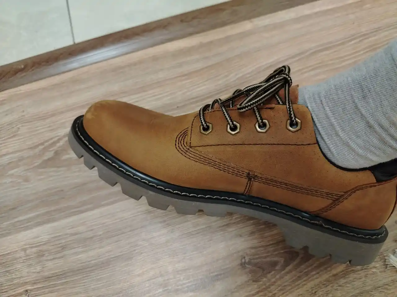 Cat Colorado Low 2.0 charm erkaklar etiklar, kuz/qish, suv o'tkazmaydigan waterproof