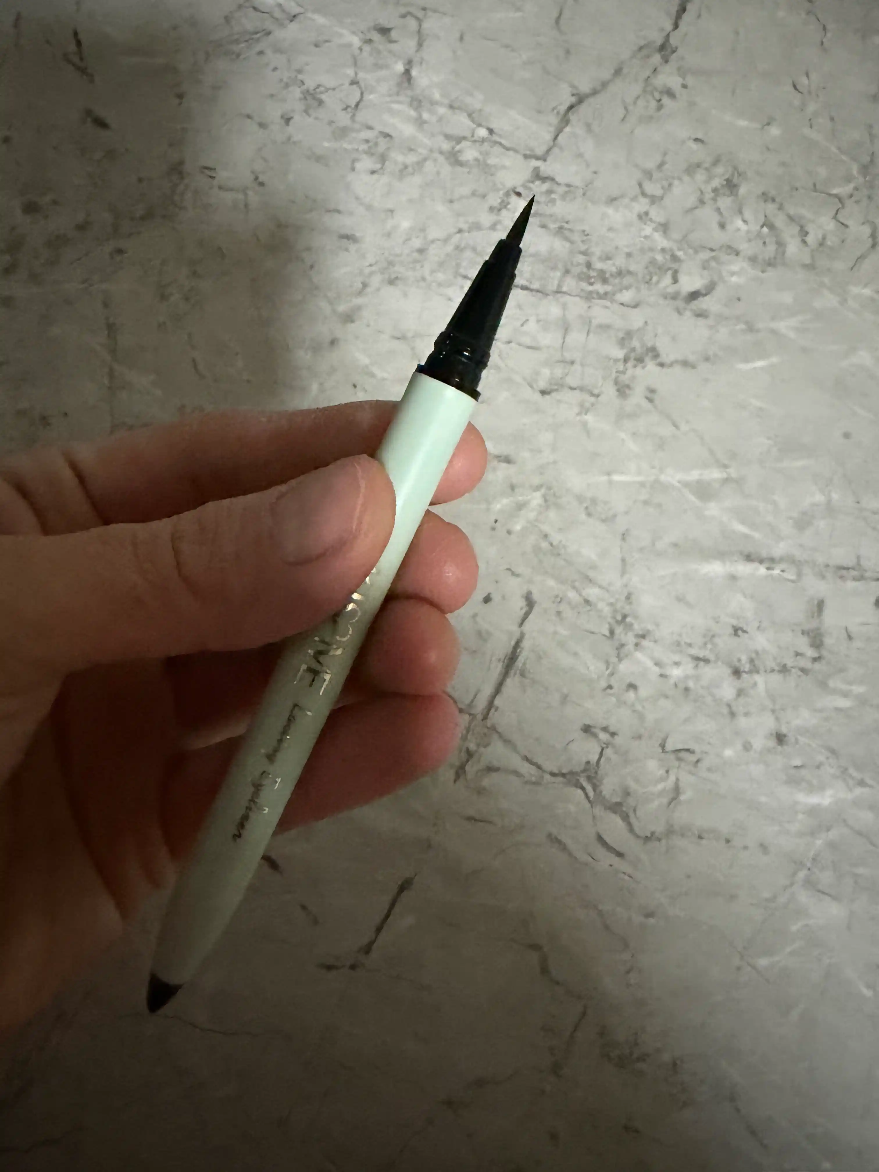 Ko'z uchun podvodka-flomaster Eyeliner ABZ, suv o'tkazmaydigan, qora