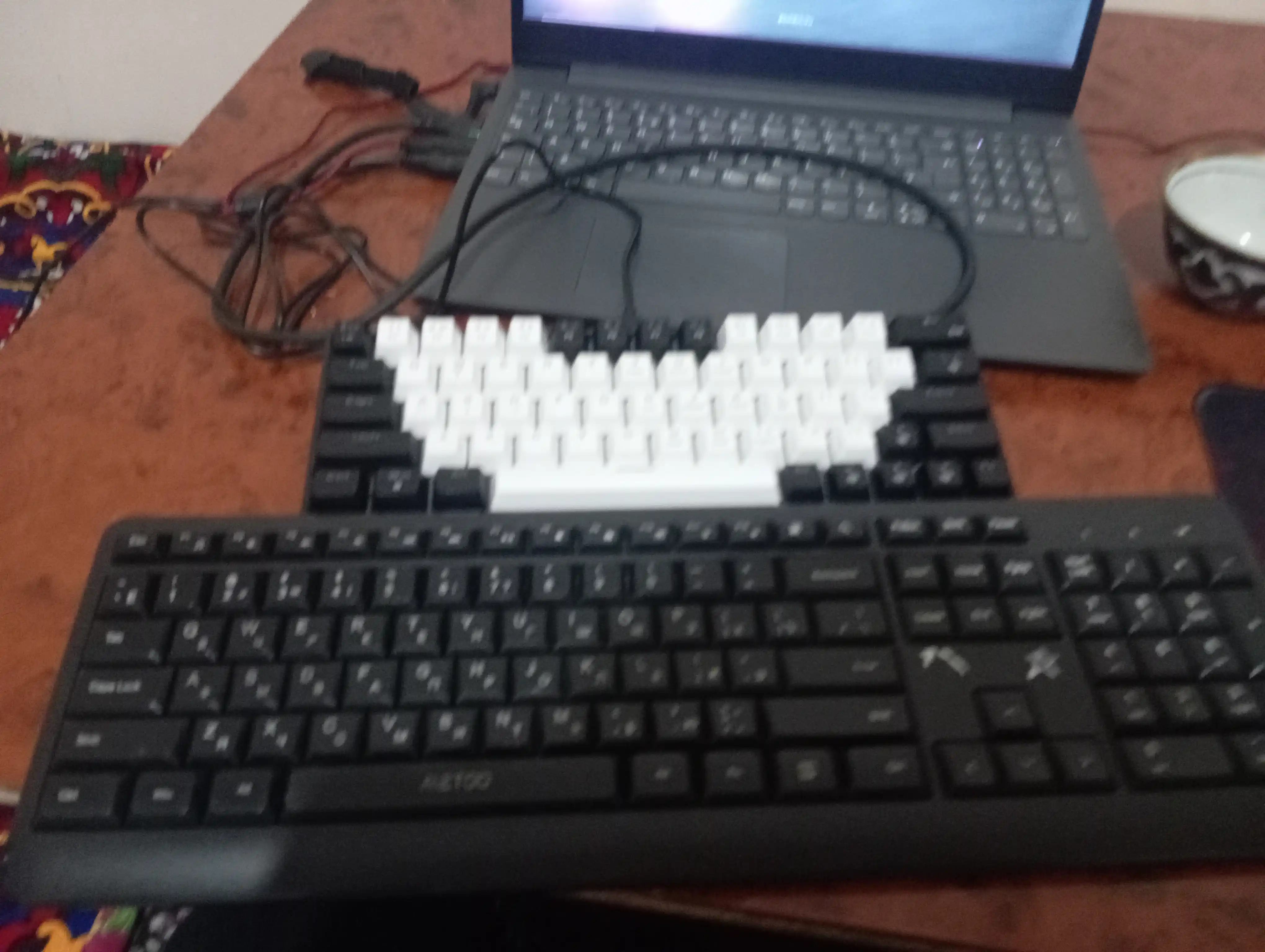 Zifrind Rgb mexanik o‘yin klaviaturasi, 98 ta o‘yin tugmasi va multimedia bilan yoritilgan
