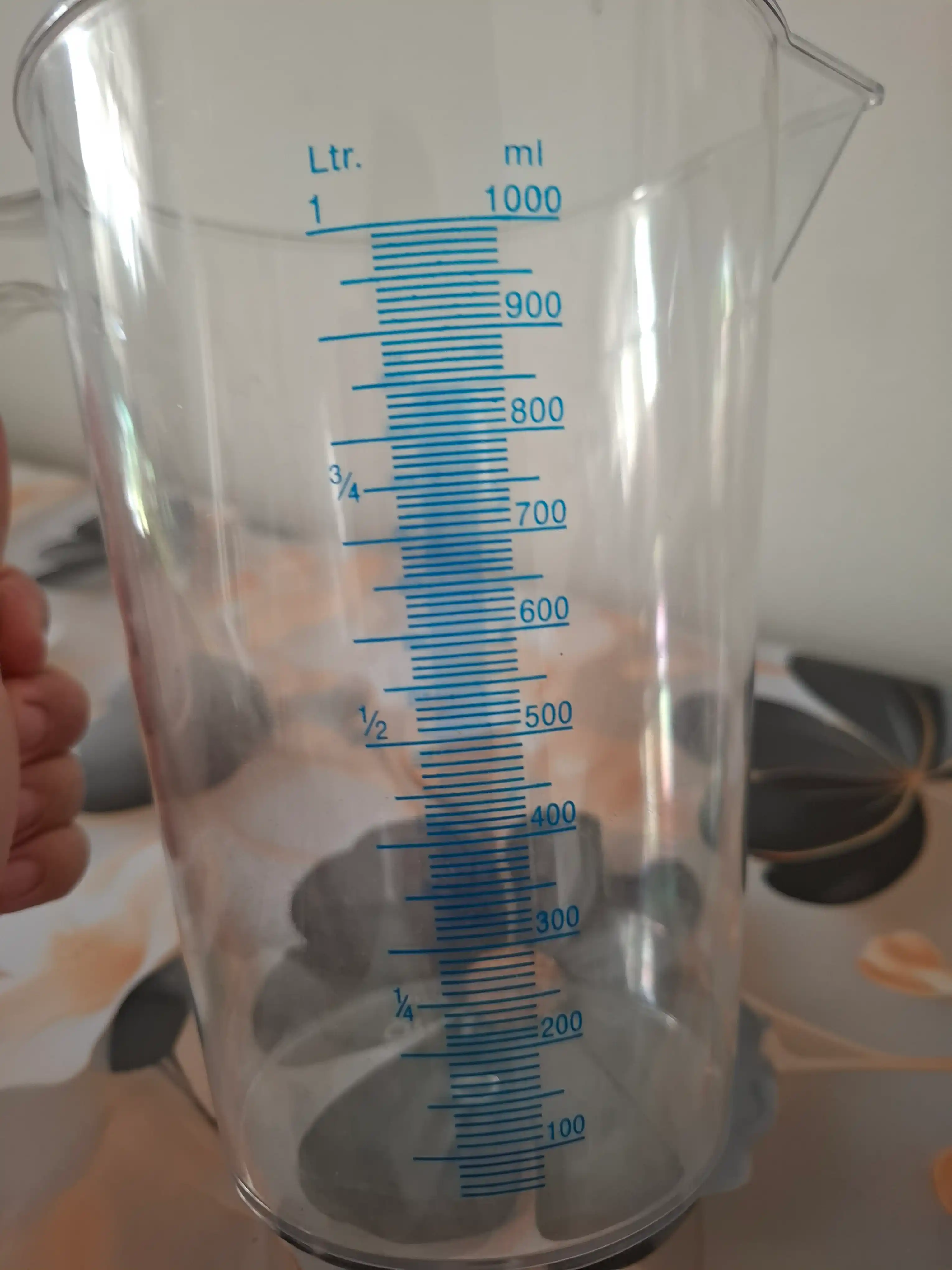 O‘lchov idishlari akril materialdan — 150/300/600/1000 ml suv, yog‘, un va don uchun