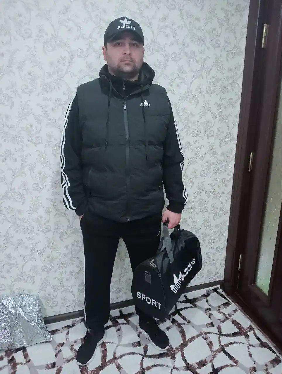 Nimcha, bir o‘lcham kattaroq olish tavsiya etiladi, yengsiz kurtka