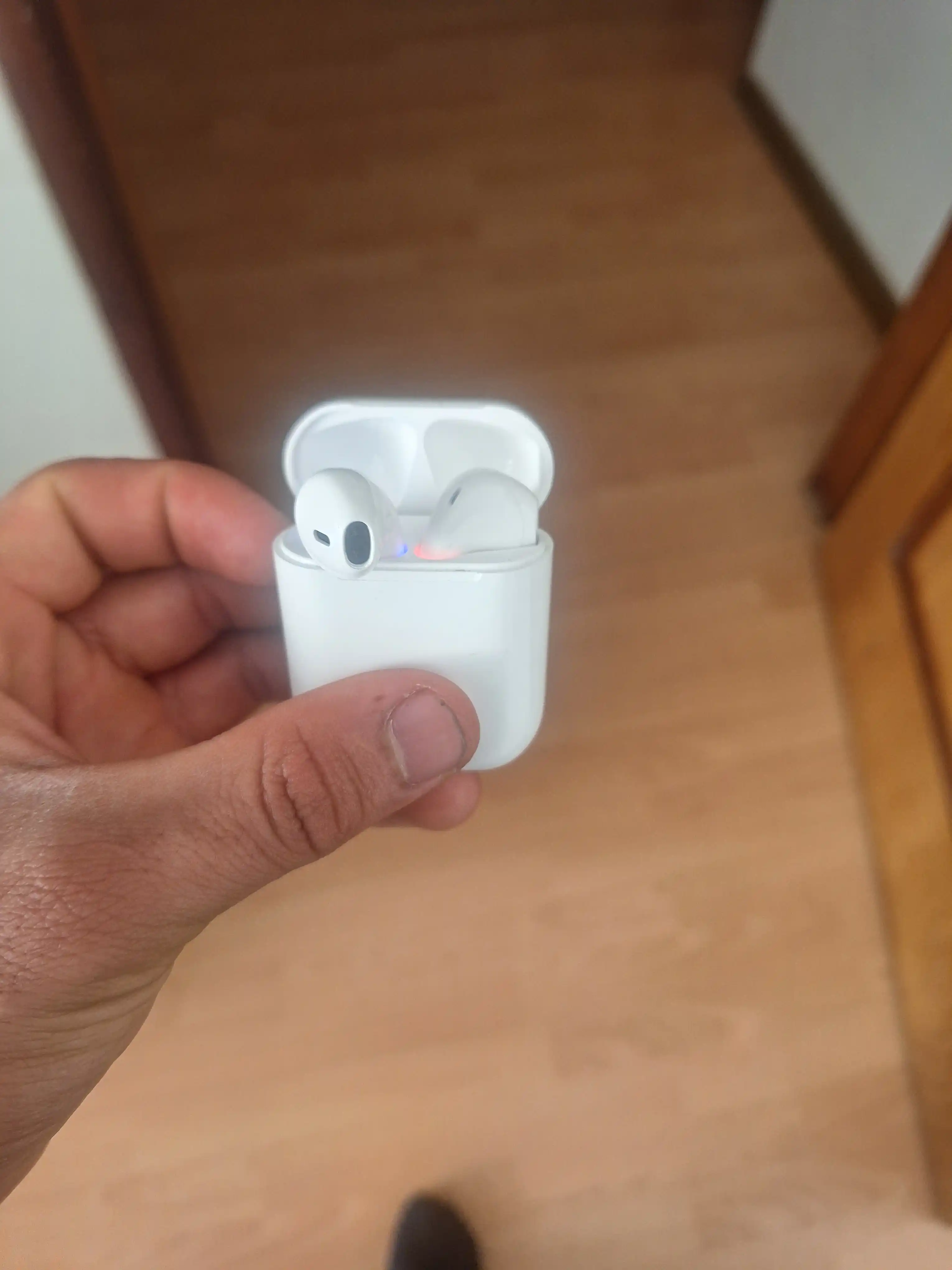 Simsiz sensorli quloqchinlar TWS i15, mikrofon va keys bilan, Bluetooth 5.0
