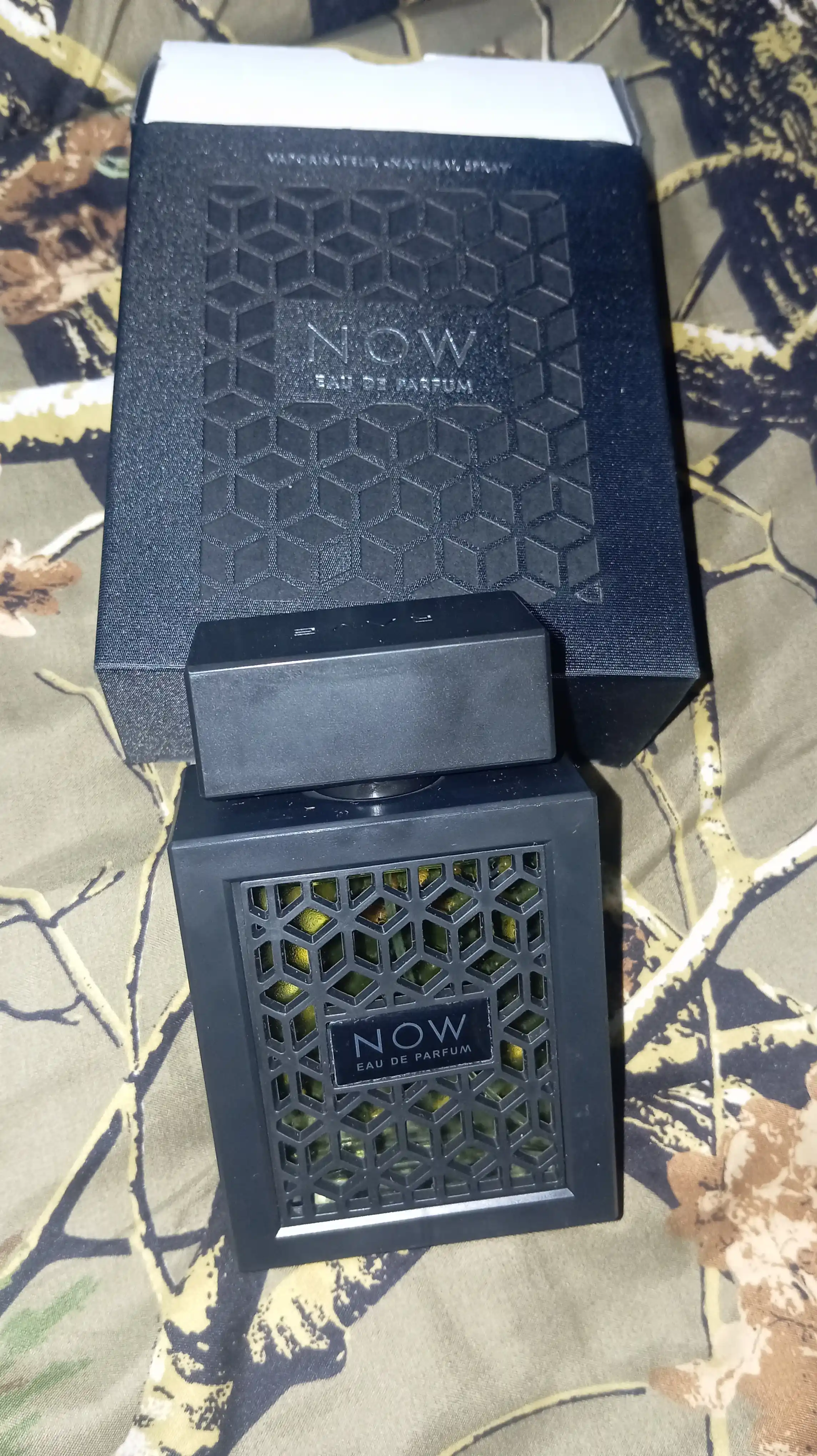 Parfyum suvi NOW Black erkaklar uchun Lattafa Rave UAE, 100 ml