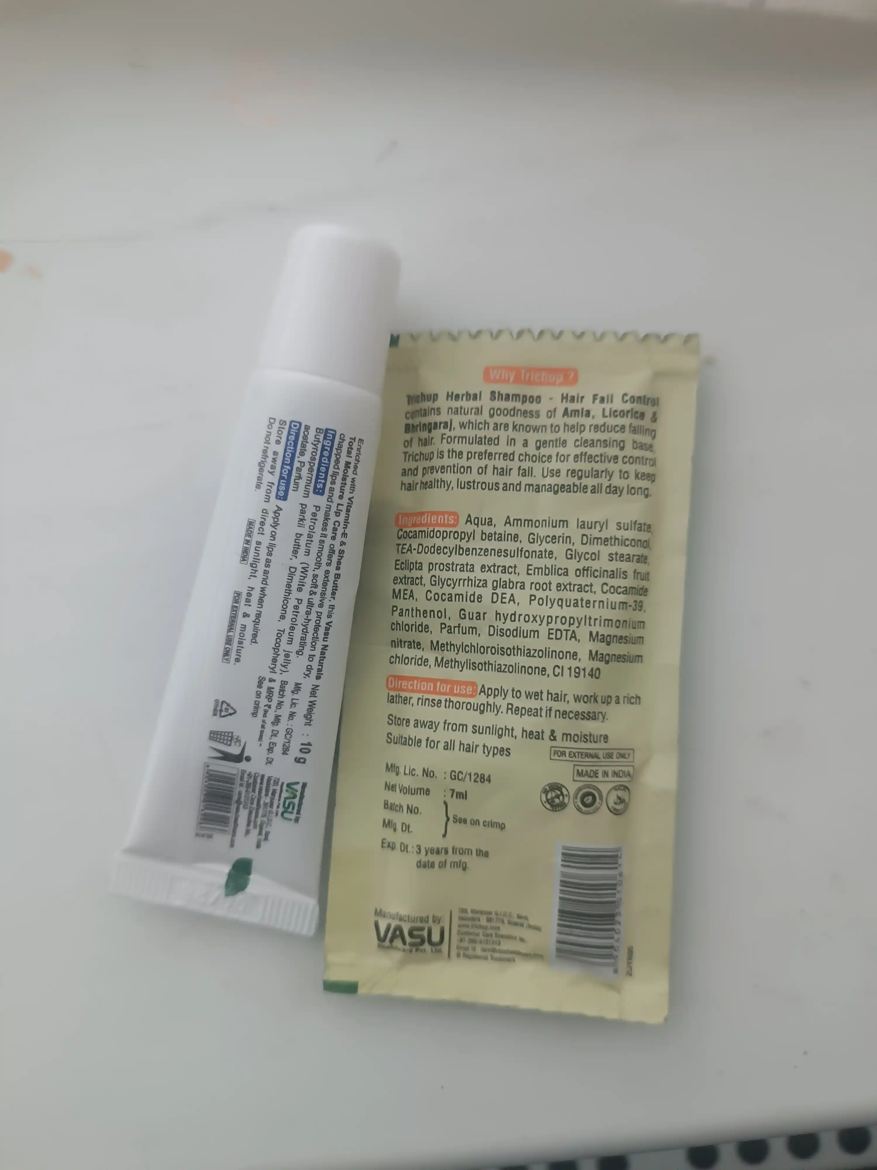 Vasu Lipcare 10 g lab balzami — namlantirish, oziqlantirish, quruqlikdan himoya