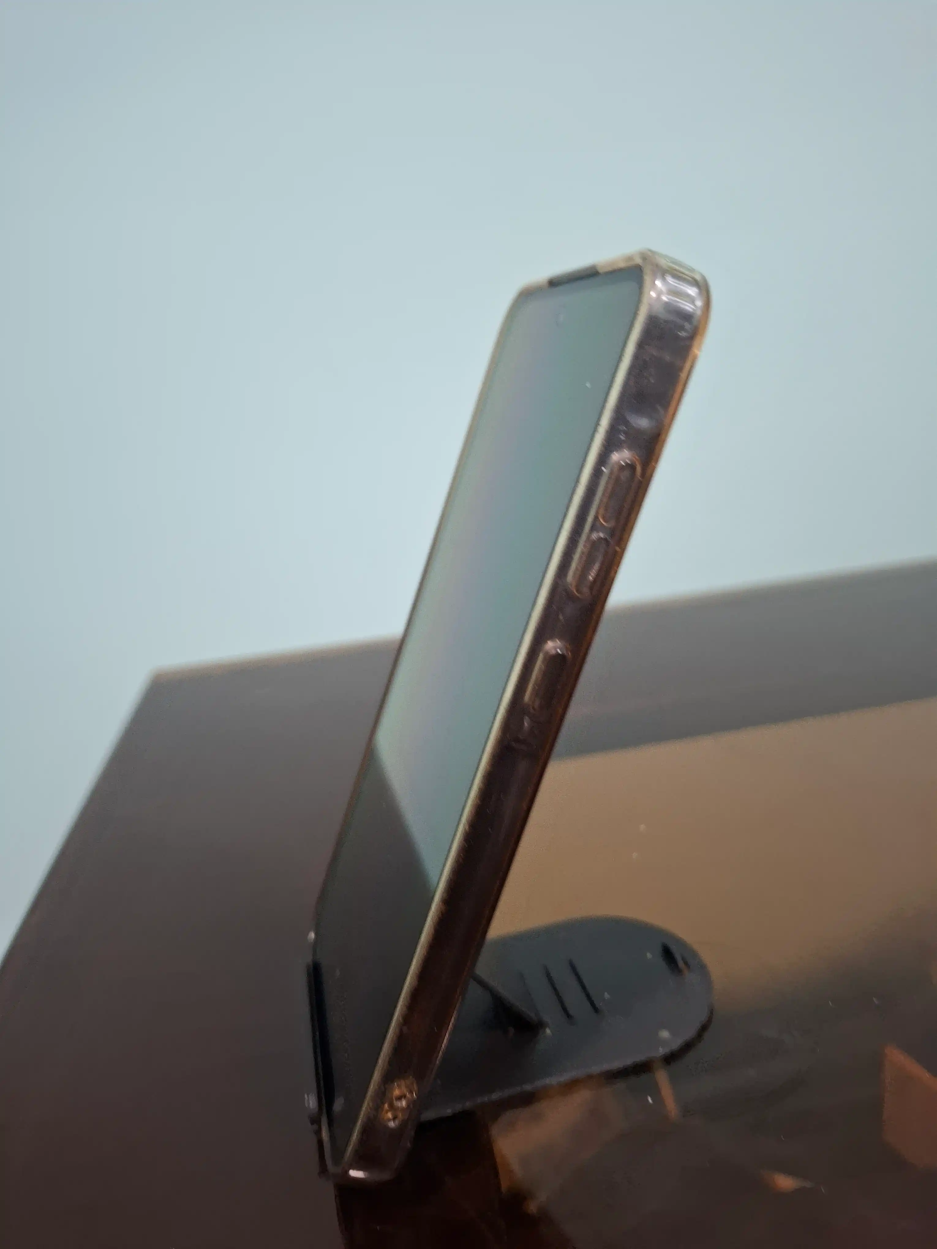Telefon va planshetlar uchun, yig'iladigan mini tagkursi