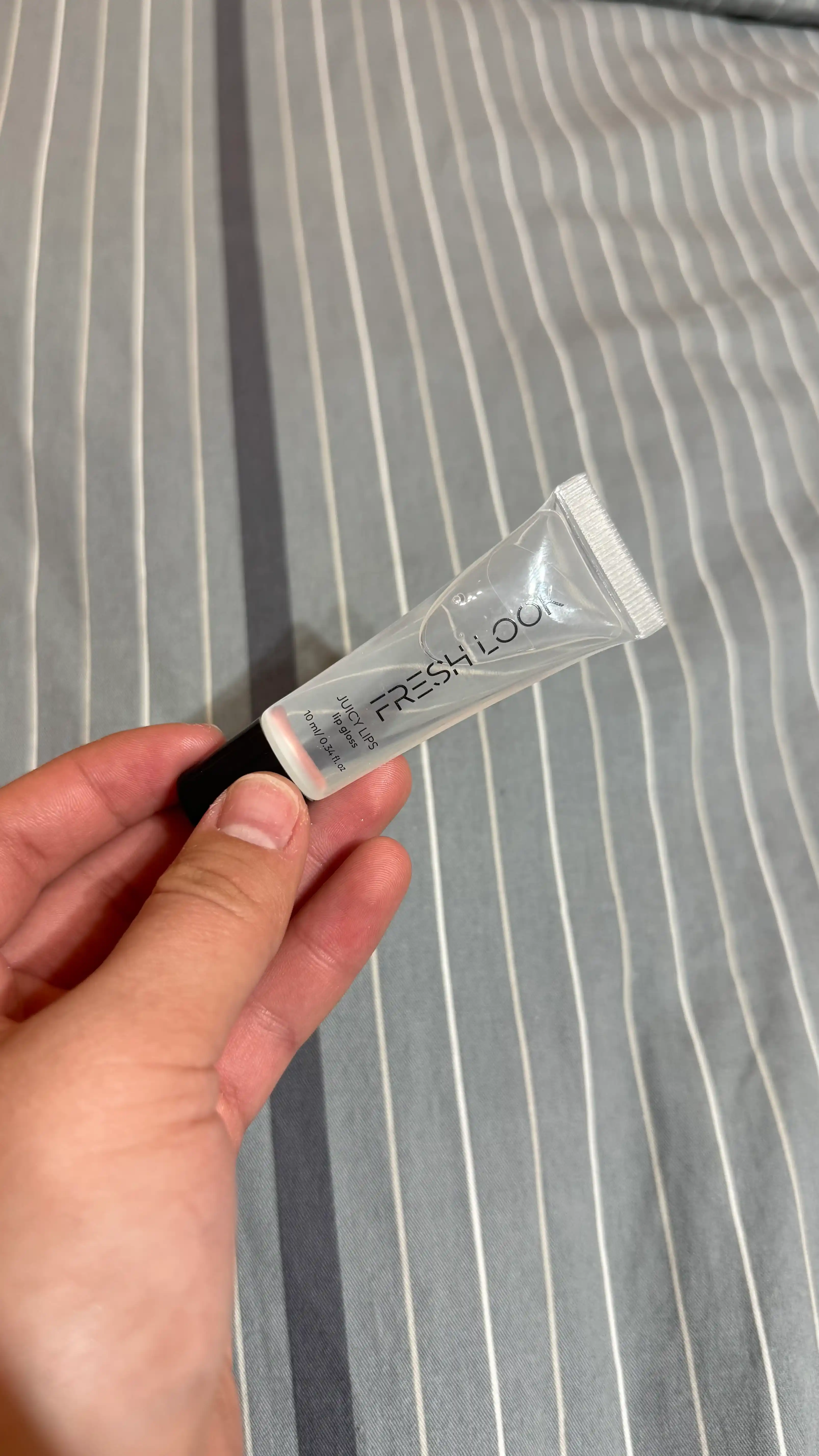 Блеск для губ "Жидкое стекло" FRESH LOOK JUICY LIPS lip gloss, прозрачный, дюшес, 10 мл