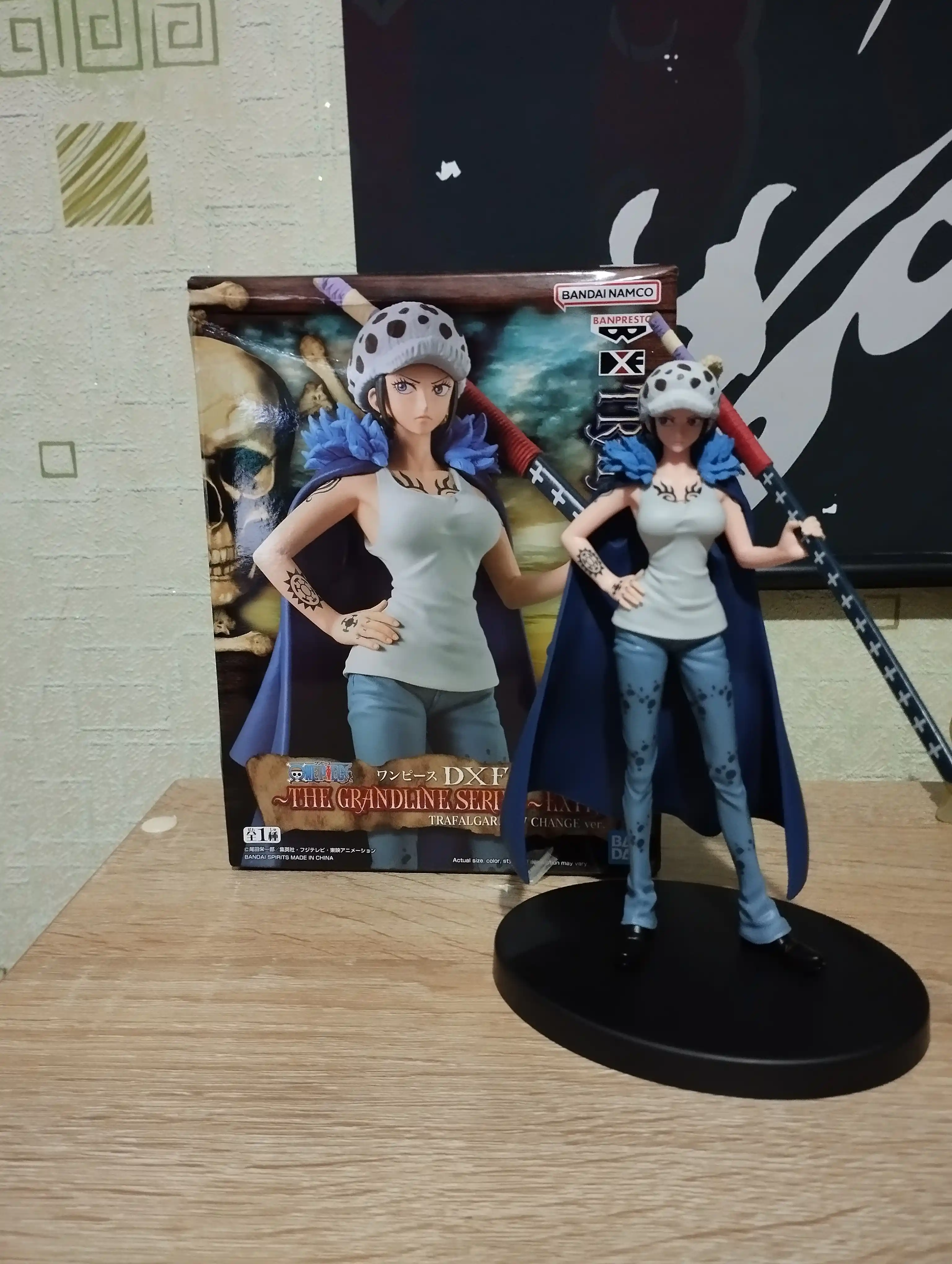 Trafalgar D. Water Law ayolcha versiyasi figurkasi -16 sm