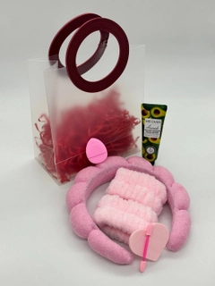 Кораллово-розовый
