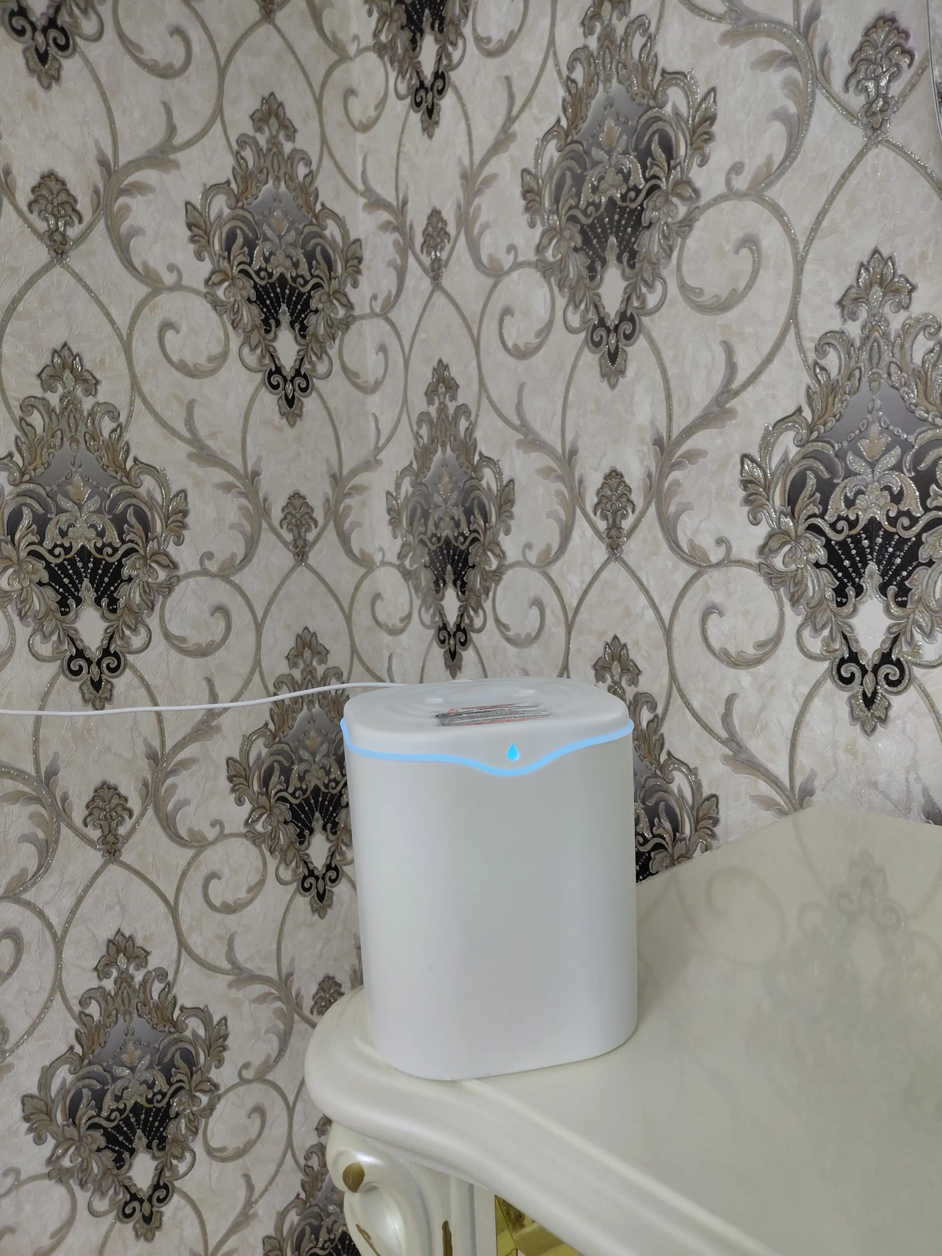 Yoritgichli havo namlagichi, ko'p funksiyali ultratovushli, uy va ofis uchun, 2 litr