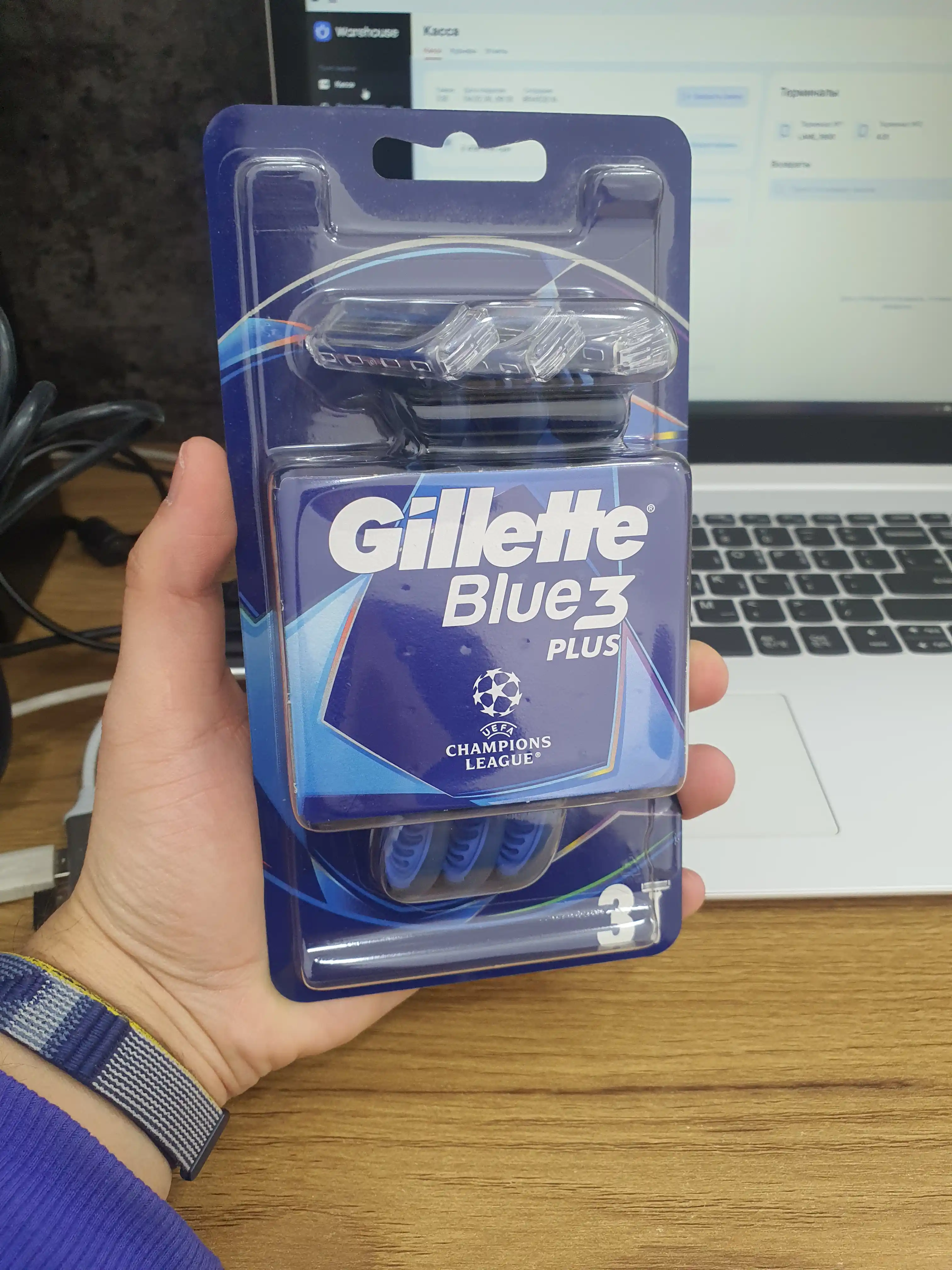 Gillette Bir martalik erkaklar ustarasi Blue3 Comfort Plus, 3 ta tig‘li, 3 dona, suzuvchi bosh