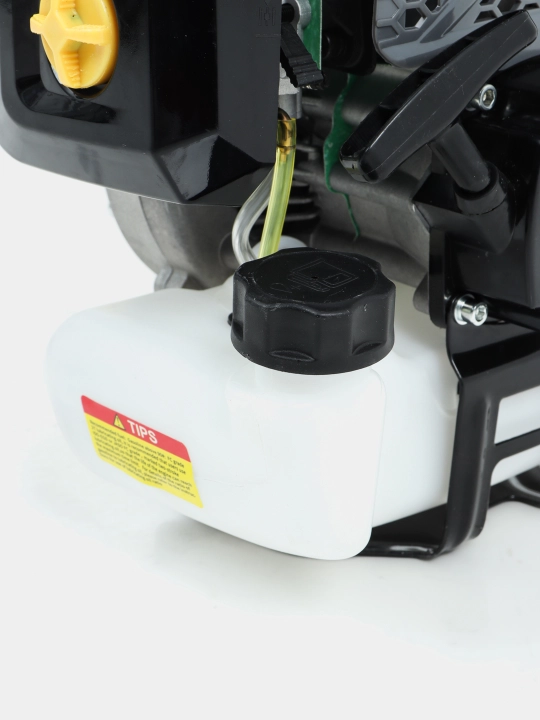 Бензиновый триммер для сада ZeroMax 52 cc быстро и точно срезает траву и кустарники