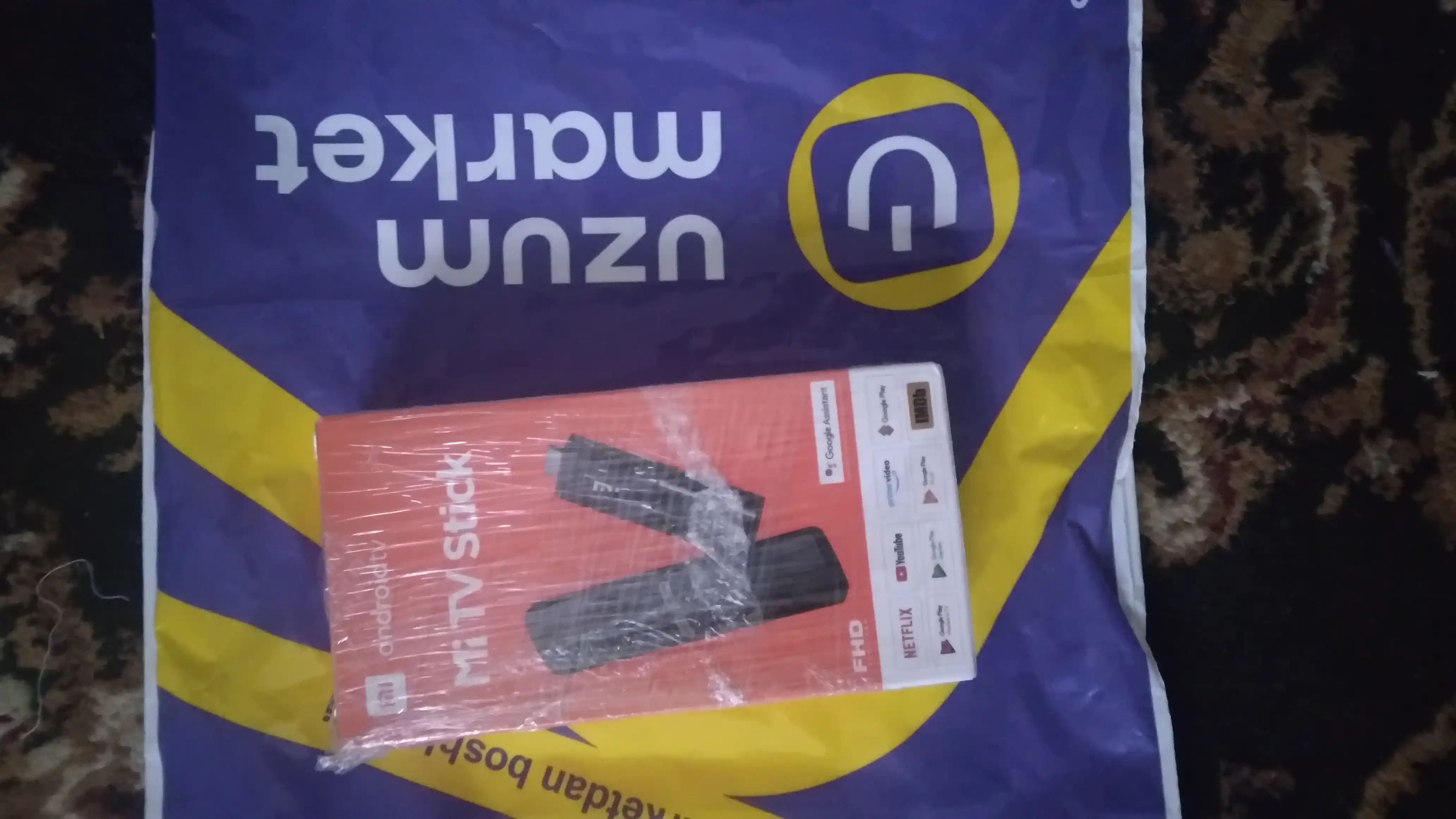 Mi TV Stick pristavkasi, televizoringizni Smart TVga aylantiring