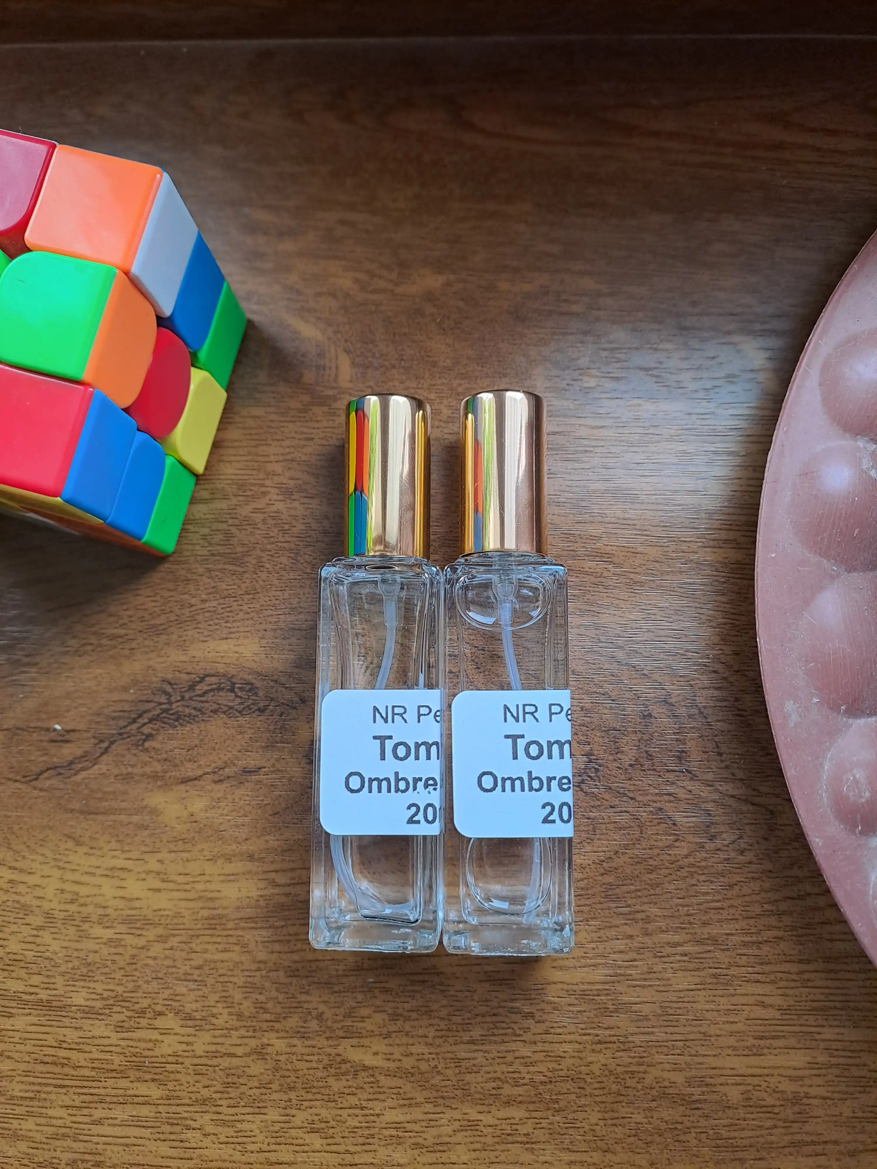 Atir Tom Ford Ombre Leather, erkaklar va ayollar uchun