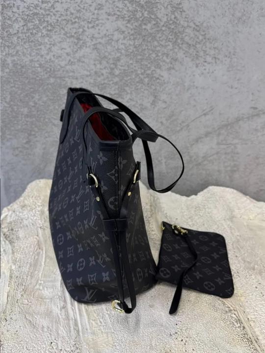 Ayollar sumkasi Louis Vuitton Neverfull uslubida