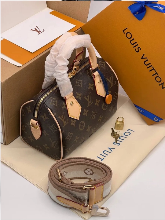 Ayollar sumkasi Louis Vuitton Neverfull uslubida