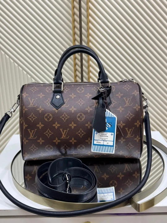 Ayollar sumkasi Louis Vuitton Neverfull uslubida