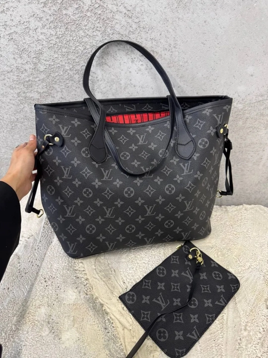 Ayollar sumkasi Louis Vuitton Neverfull uslubida