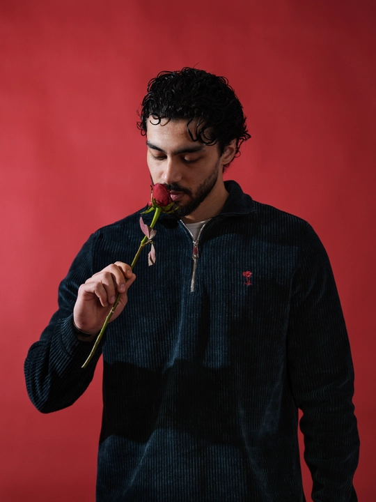 VELLUTINO qalin korduroy materialdan yasalgan yarim zamoklik jumper