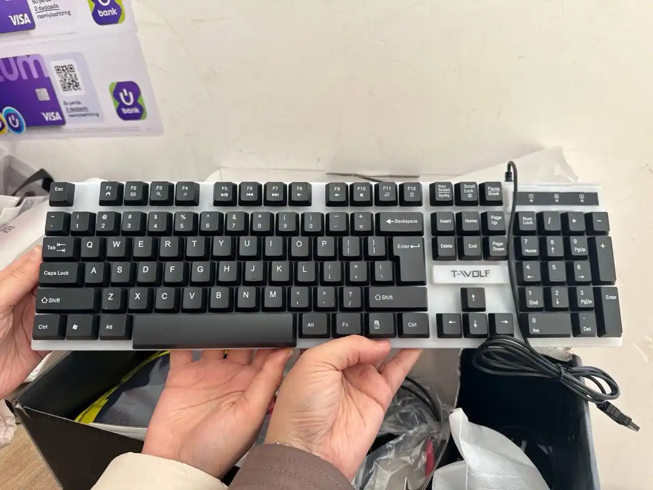 O'yin uchun smart klaviatura va sichqoncha, RGB yoritgichi bilan, LED chiroqli