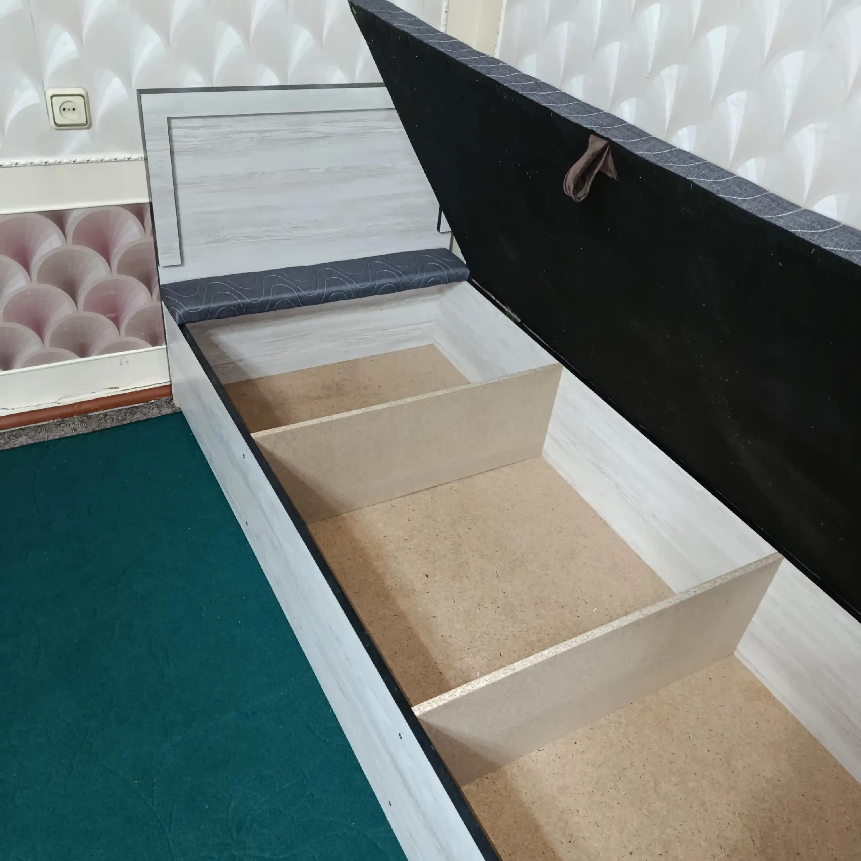 Bir kishilik to'shak, matras bilan