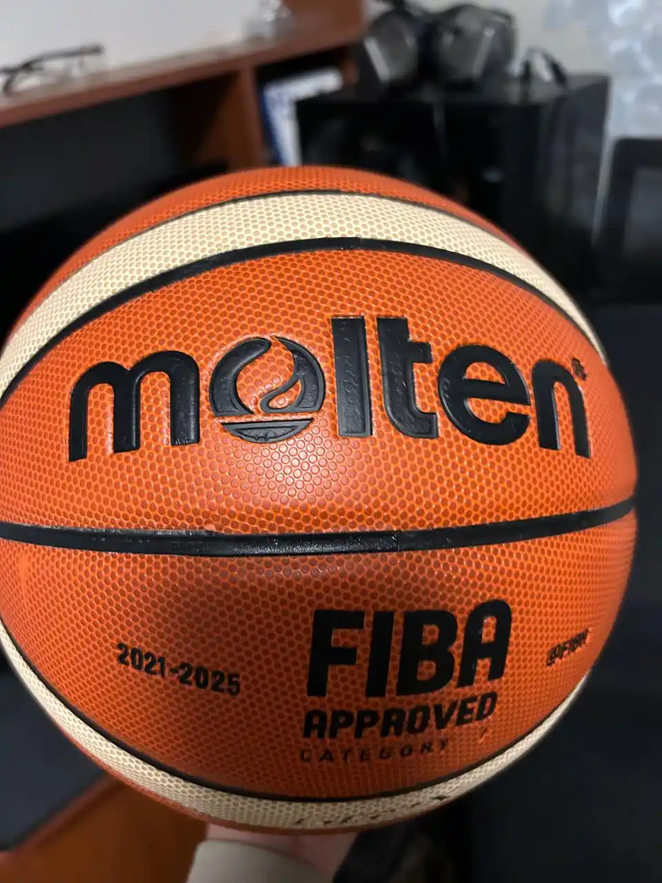 Basketbol to‘pi Molten, professional