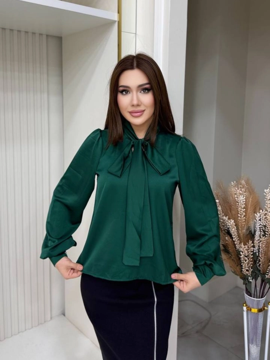 Женская кофта с изящным дизайном и удобством придаёт каждому образу особое очарование