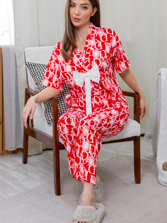 Ayollar uchun pijama to‘plami – qora-oq dizayn (L–XL)
