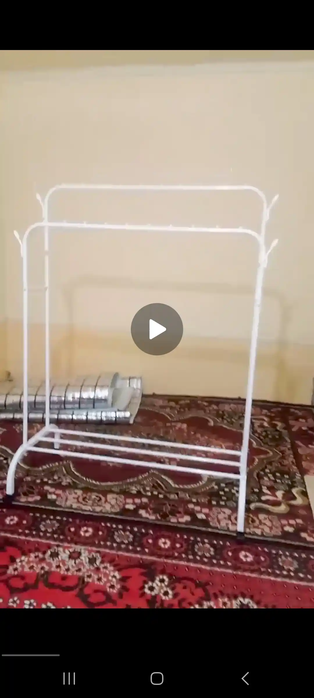 Metall garderob, polga osiladigan kiyim ilgich, poyabzal tagligi bilan, g‘ildirakli