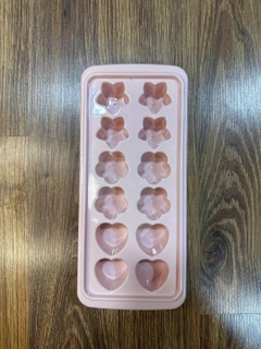 Розовый
