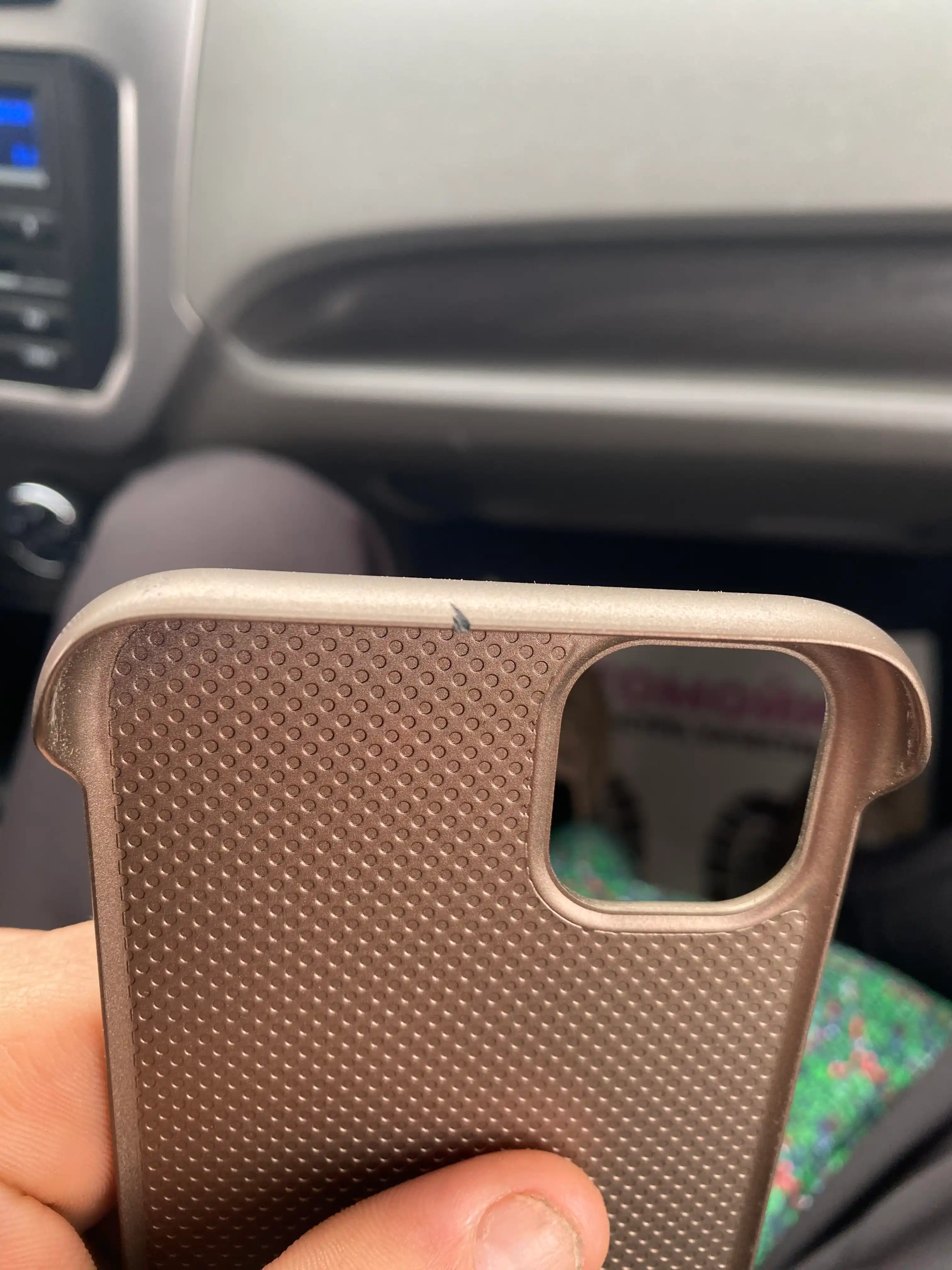 IPhone 17 Pro Max, 16 Pro, 14 Pro va 13Pro uchun MagSafe xususiyatli uglerod tolali g‘ilof