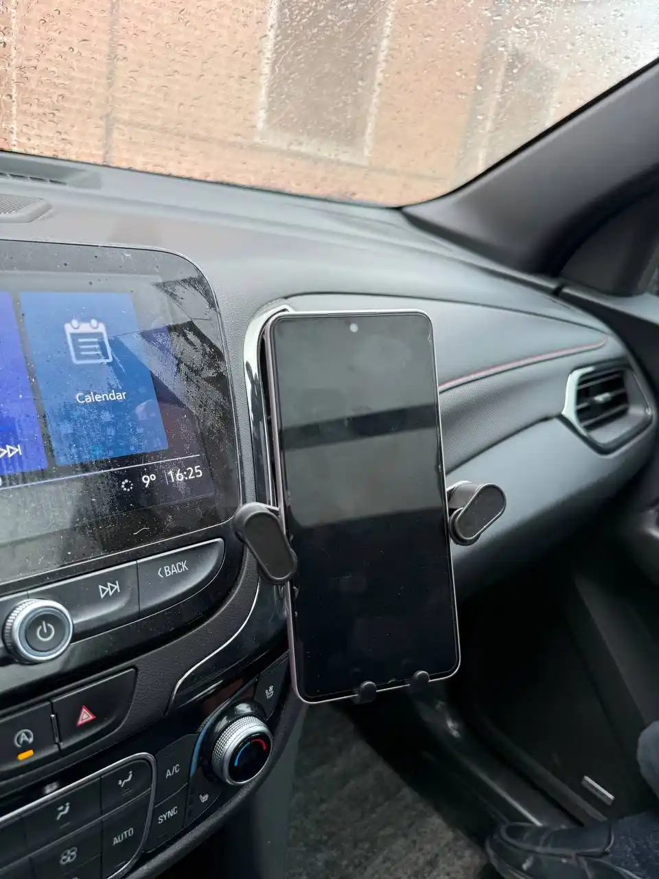 Universal avto telefon ushlagichi — deflektorga o‘rnatiladi, 180° ga aylanadi