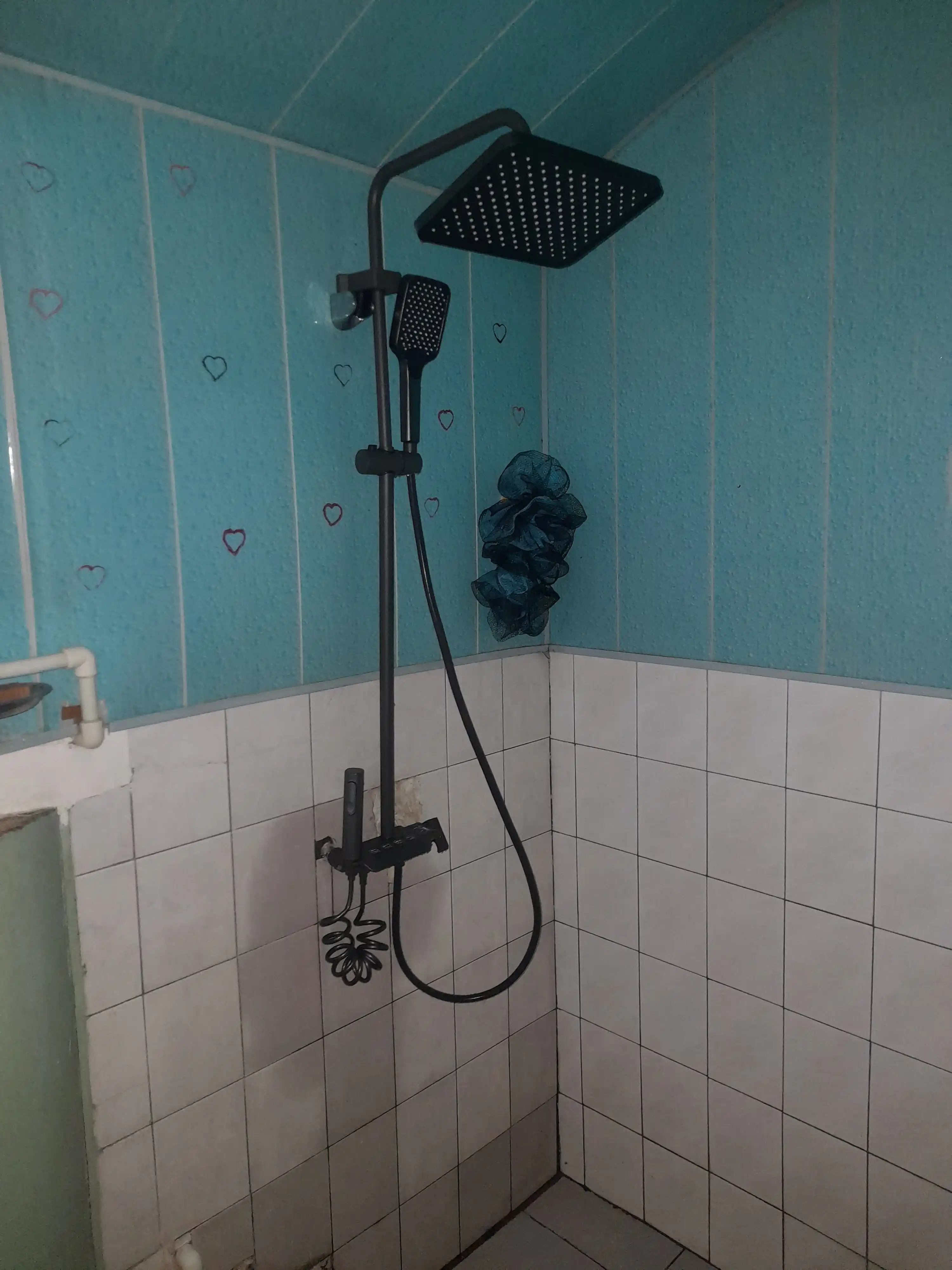 Dush tizimi 4 tasi 1 da, ekranlik tropik dush, Latun, smestitel