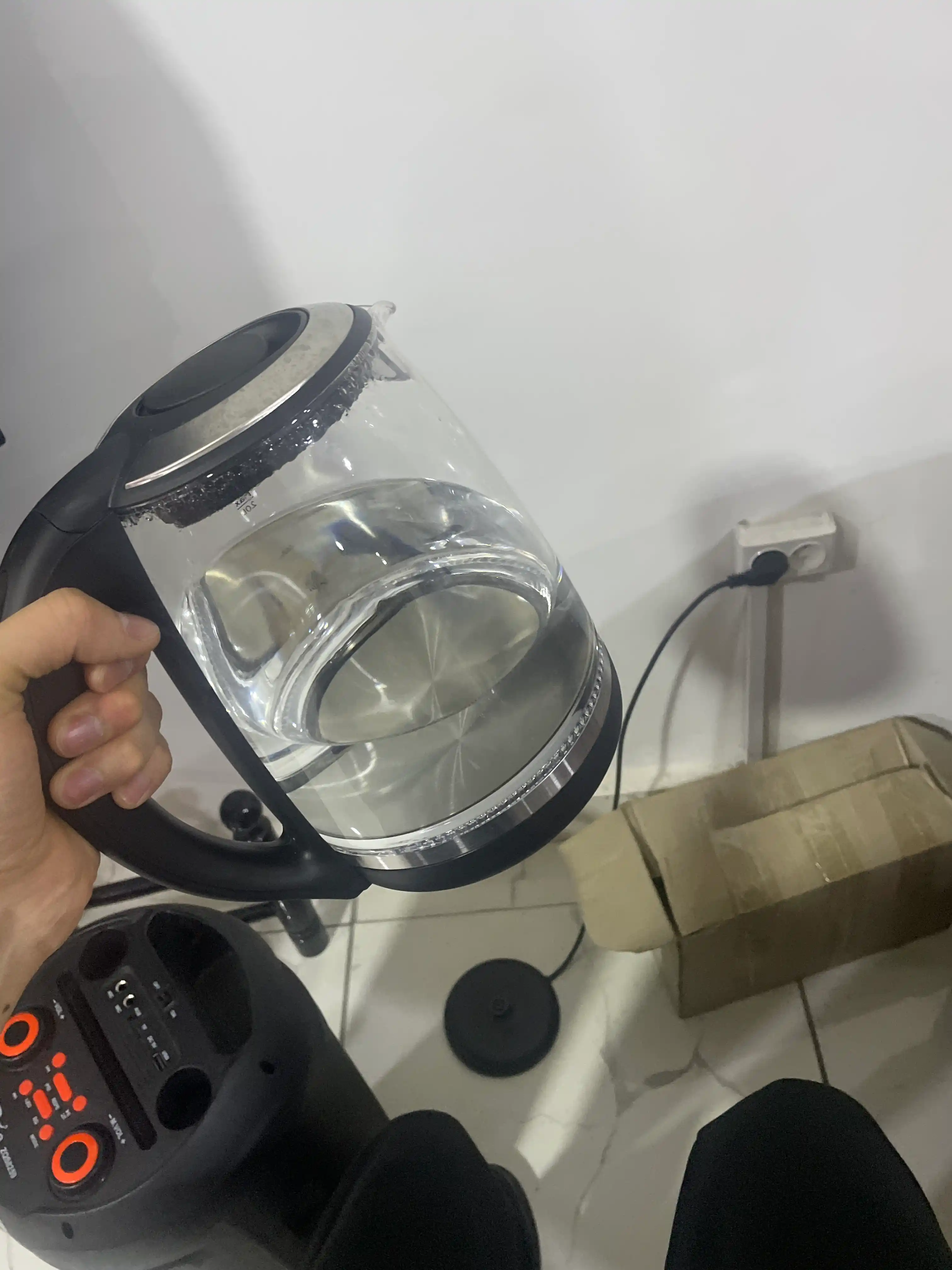 Elektr choynak BQ KT2049G, 2200 Vt, hajmi 2 litr, shisha, tez qaynaydi, yorug'lik