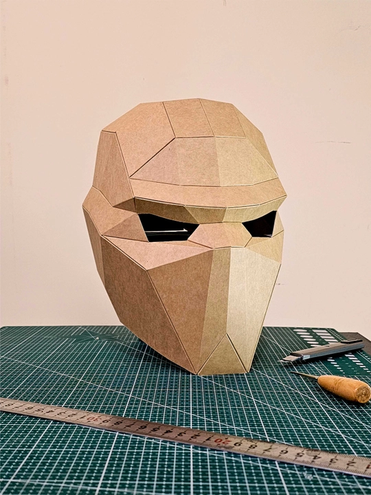 Dekorativ 3D maska Kraft karton