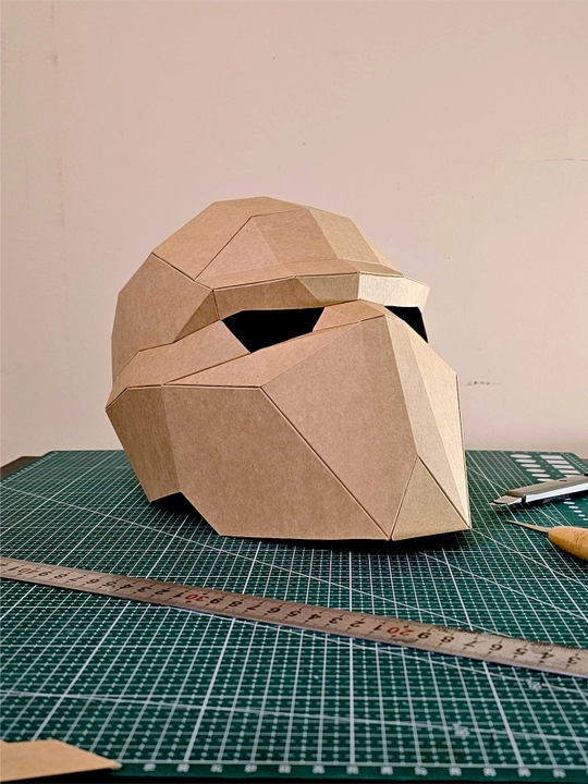 Dekorativ 3D maska Kraft karton