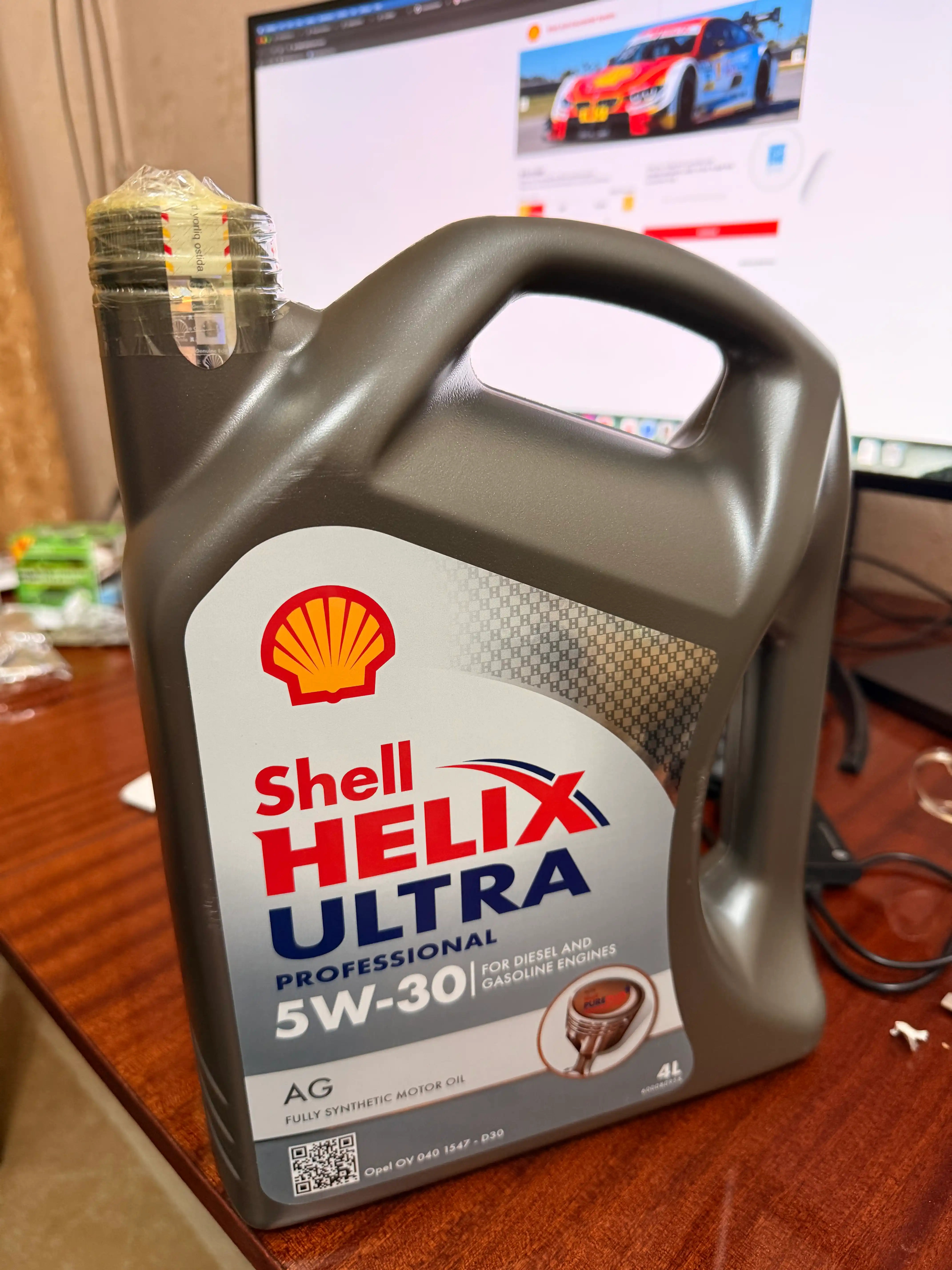 Moy Shell Helix Ultra Professional AG 5W-30, 4 litr