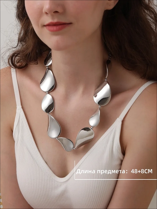 Украшение на шею — колье с перламутром
