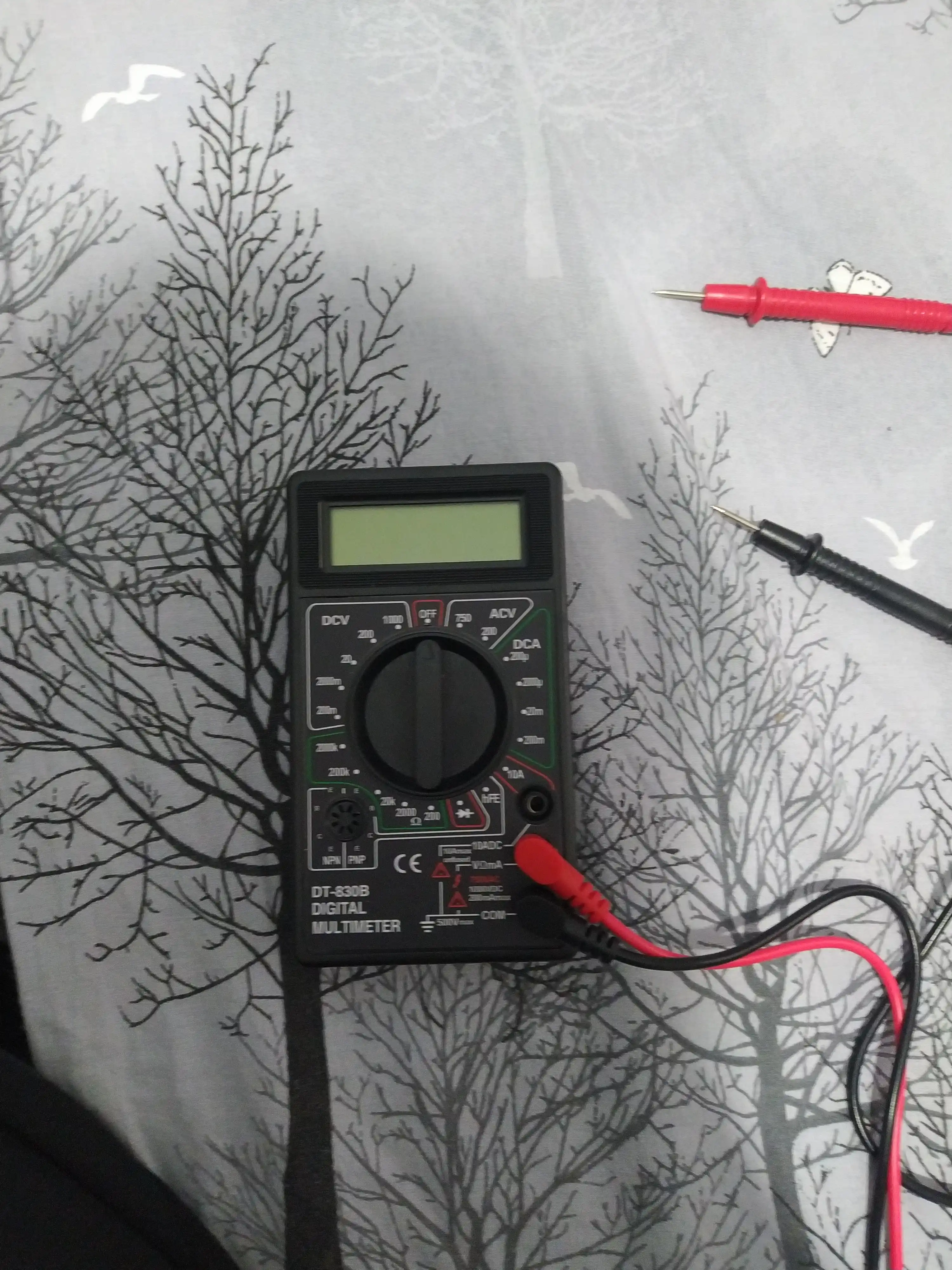 Multimetr, Testor DT-830