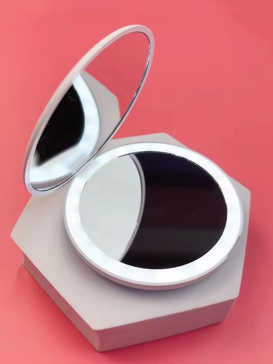 Kosmetik oyna pardoz uchun LED yoritgichli portativ
