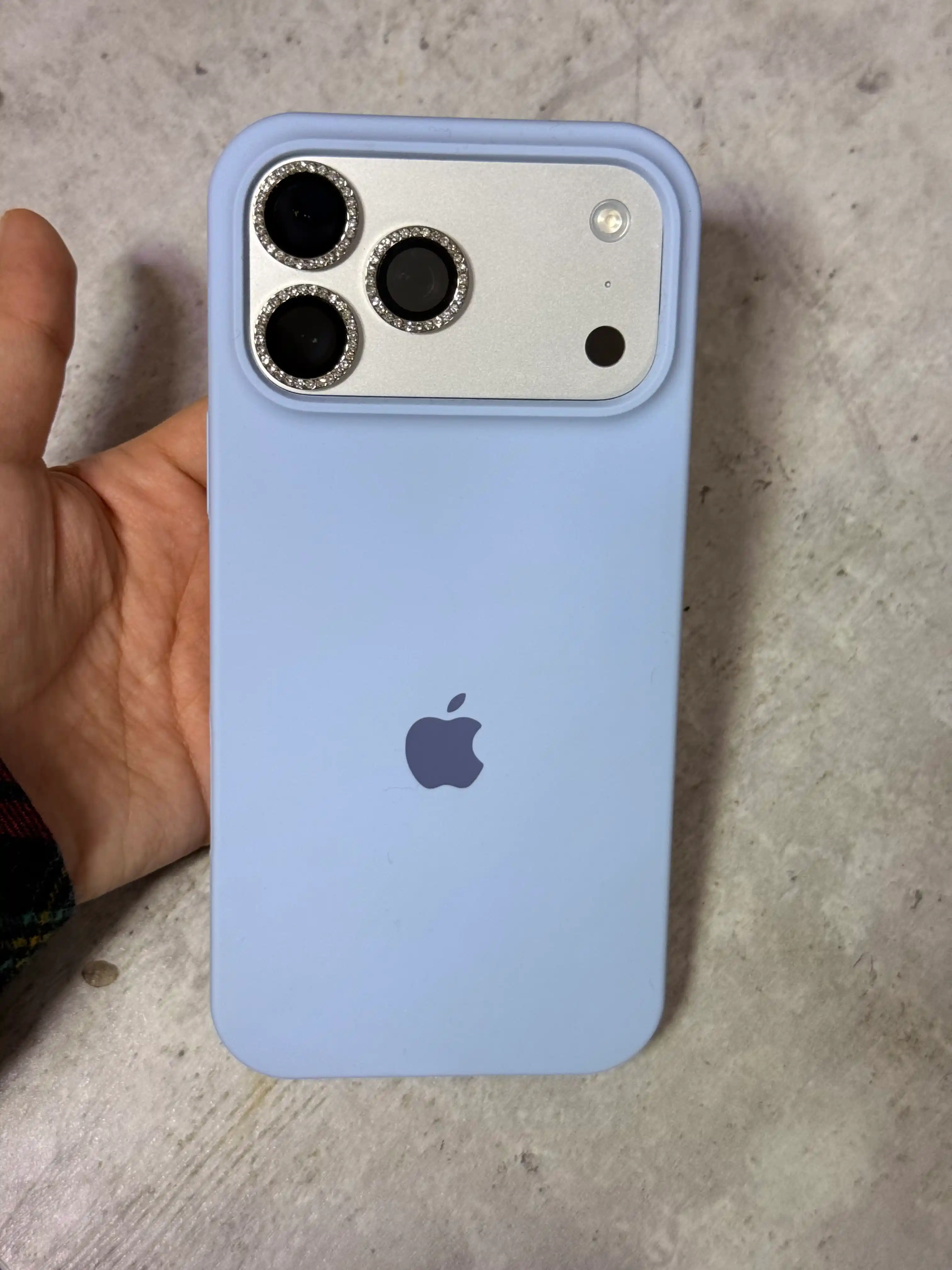 IPhone 17 Pro Max uchun silikon qoplamalar, logotipli, yupqa va yumshoq