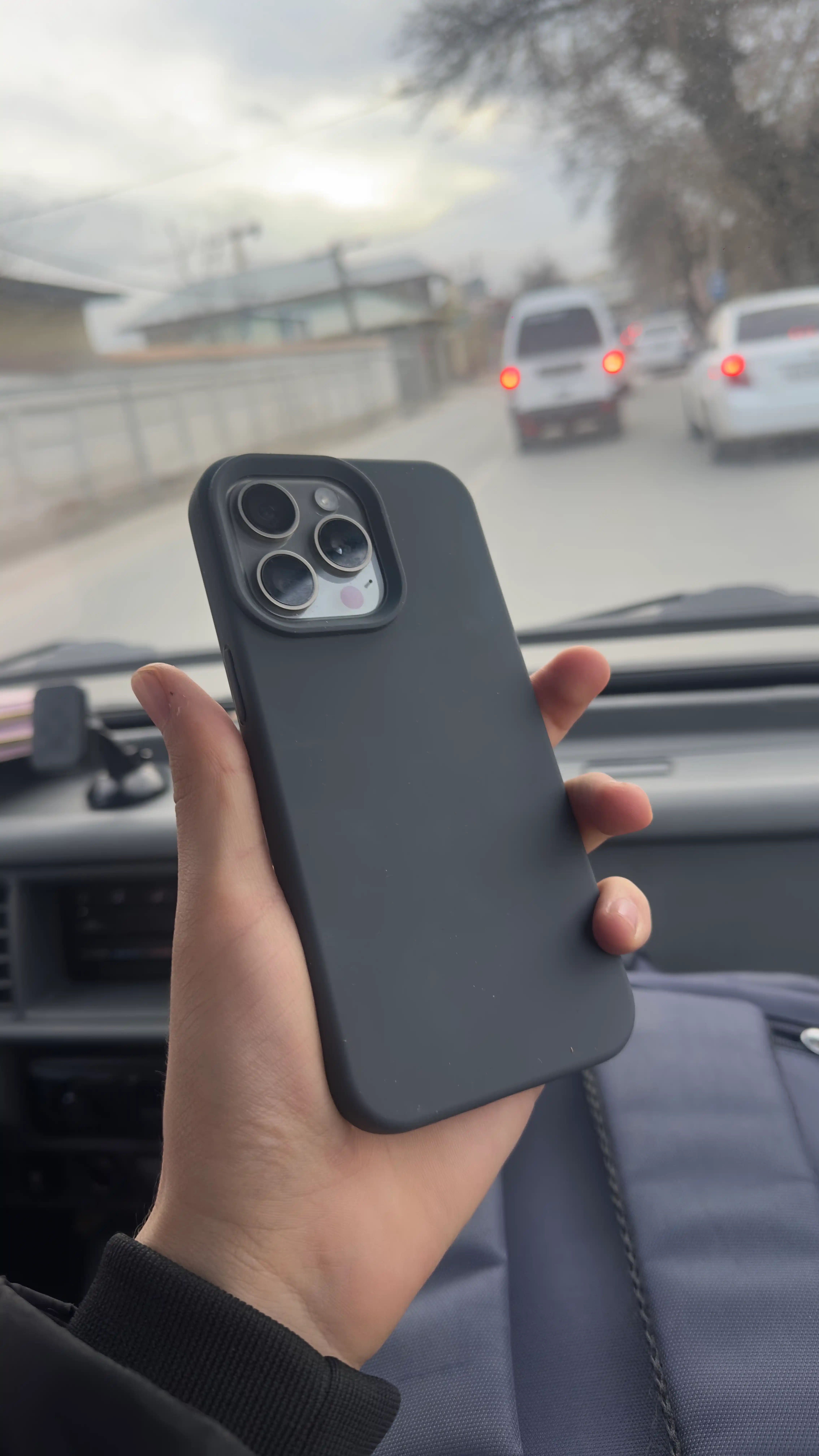 IPhone Чехол, Чехол на IPhone 14, 15, 16, 17 Pro, Pro Max, и Air, цветной, силиконовый