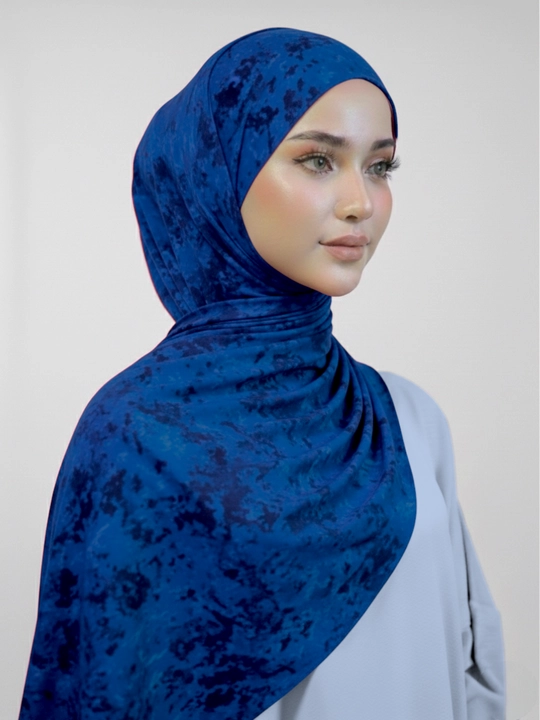 Ayollar uchun mramirli sharflar