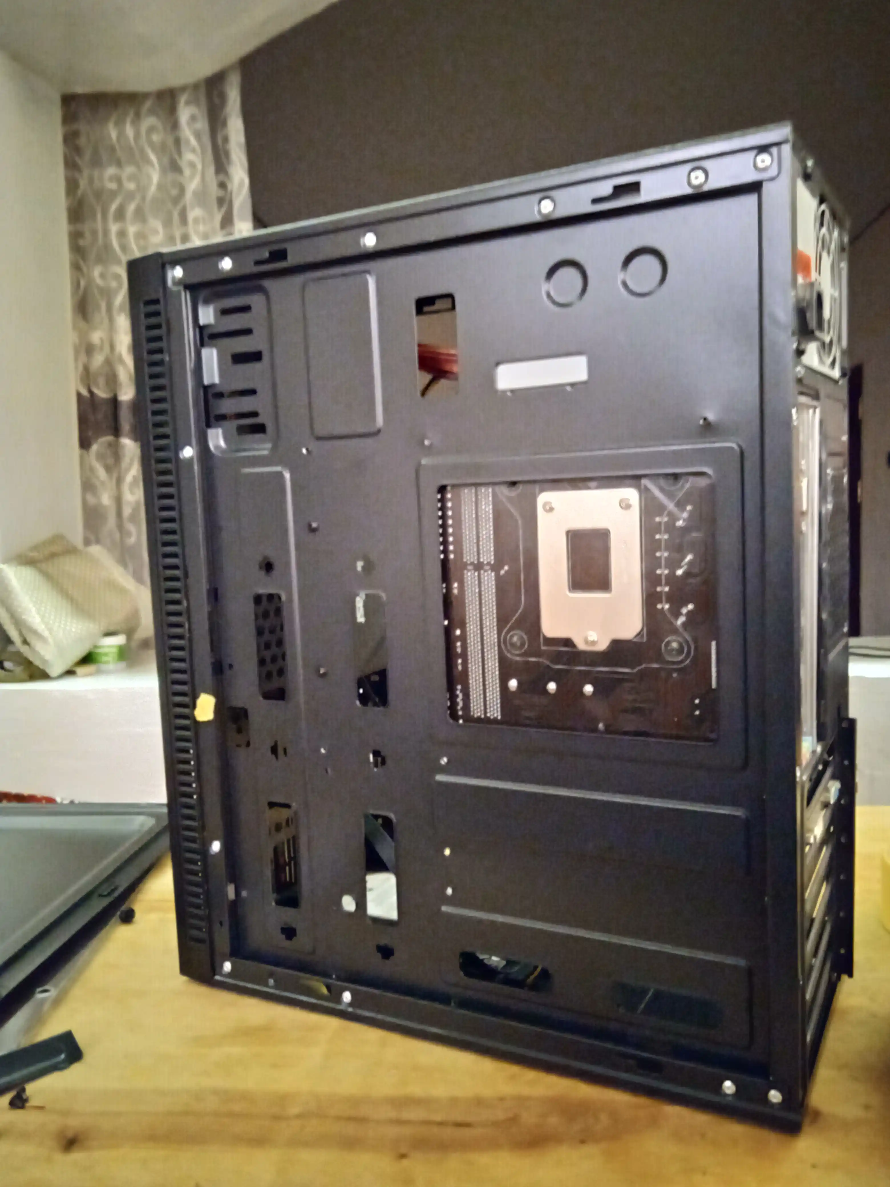 Корпус компьютера BIKON PHANTOM / PRISMA / COMPACT
