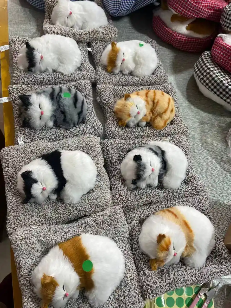 Сувенирная игрушка "Спящий котенок", для машины и дома 14х15,5 см