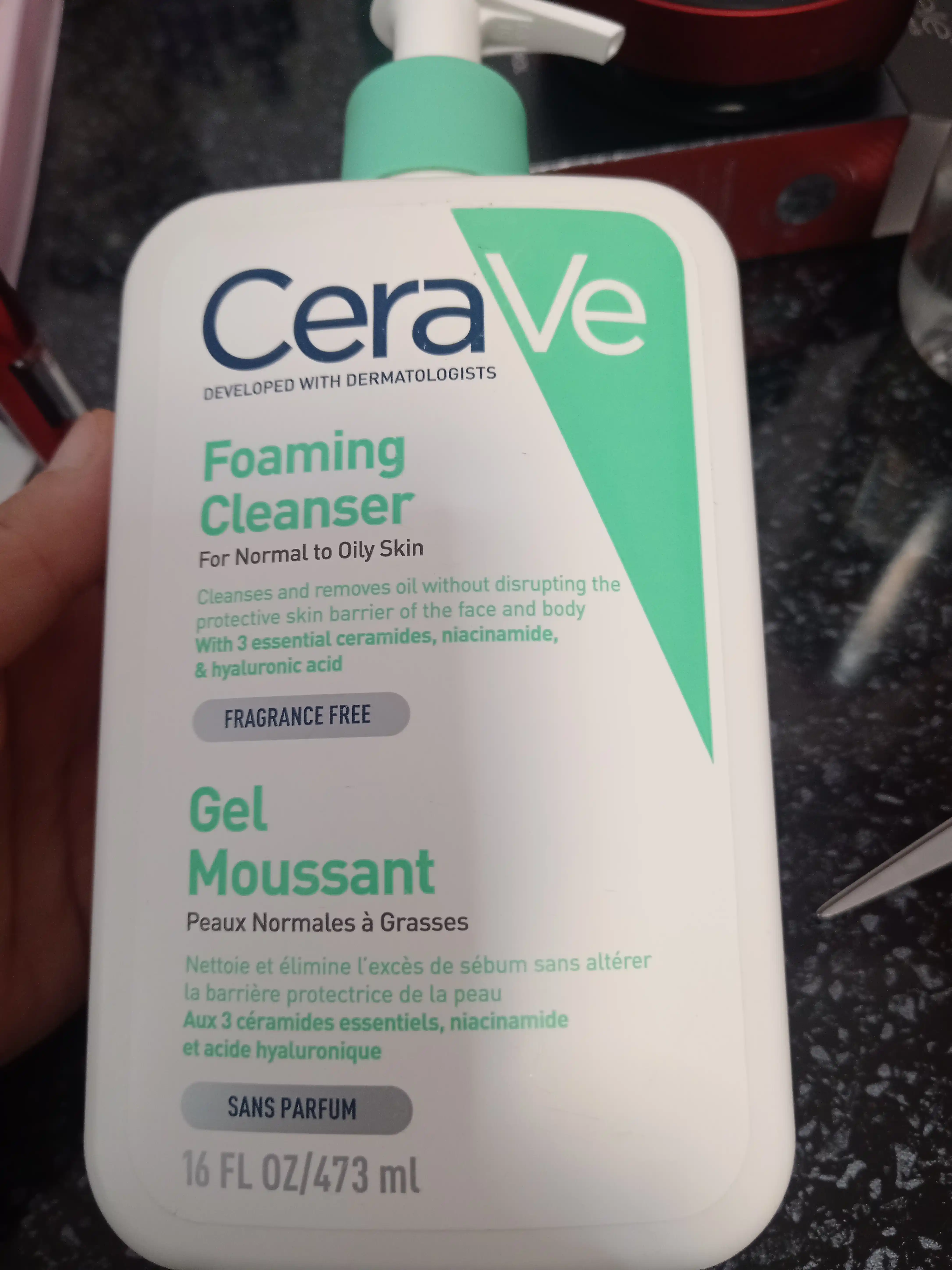 CeraVe Yuz va badanning normal va yog‘li terisi uchun tozalovchi gel, 473 ml