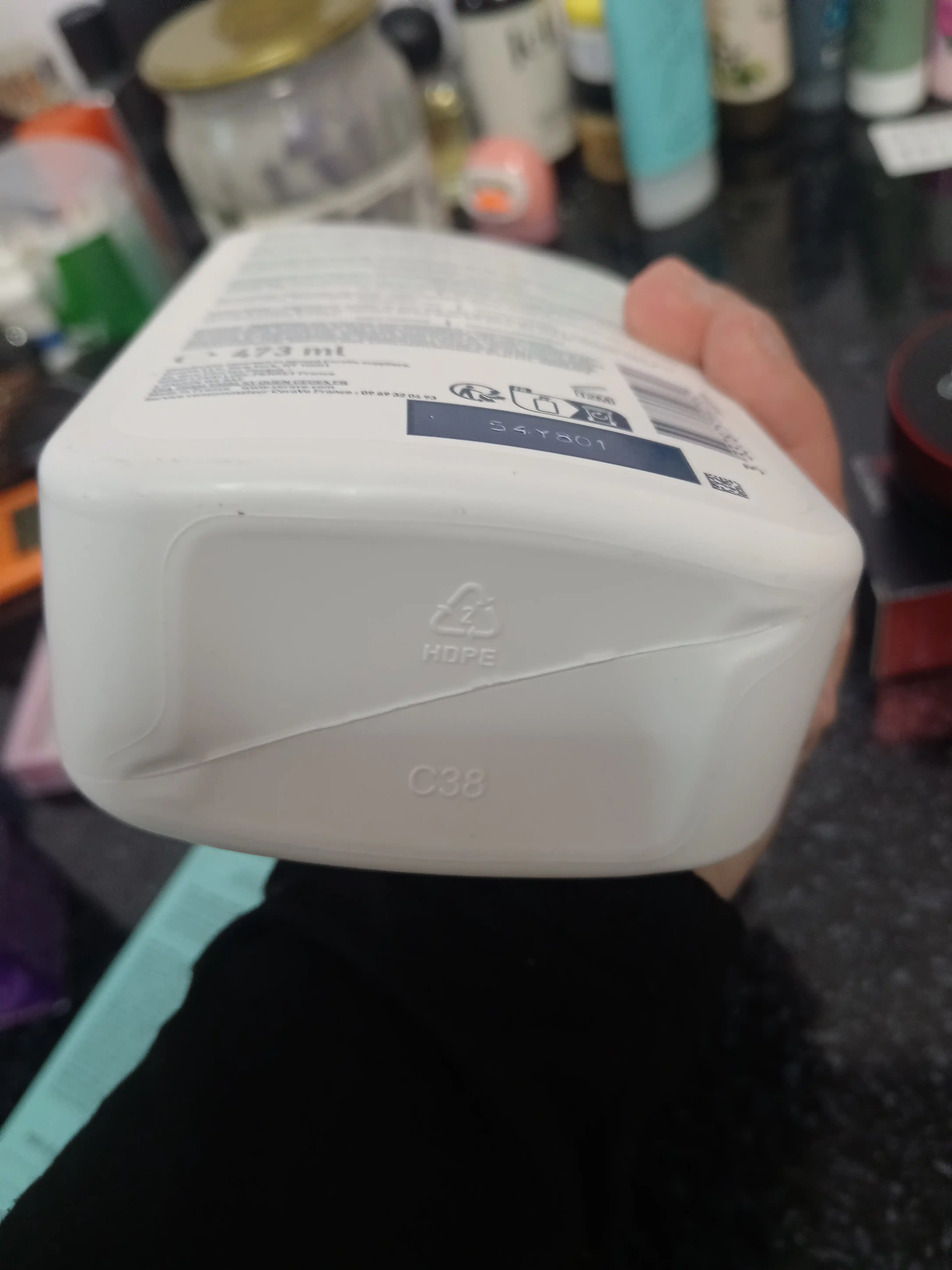 CeraVe Yuz va badanning normal va yog‘li terisi uchun tozalovchi gel, 473 ml