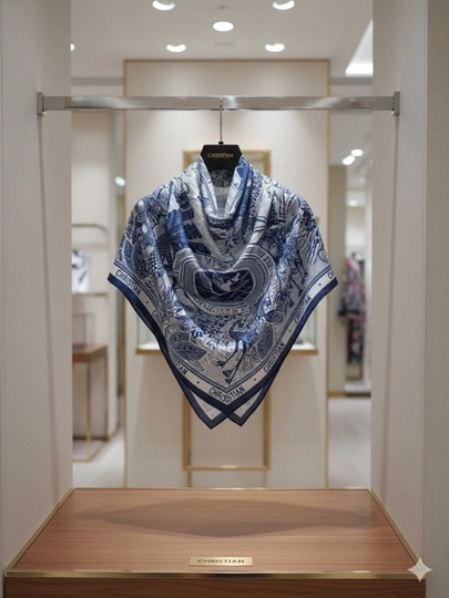Dior ipak ro‘mollari, ayollar uchun sovg‘a